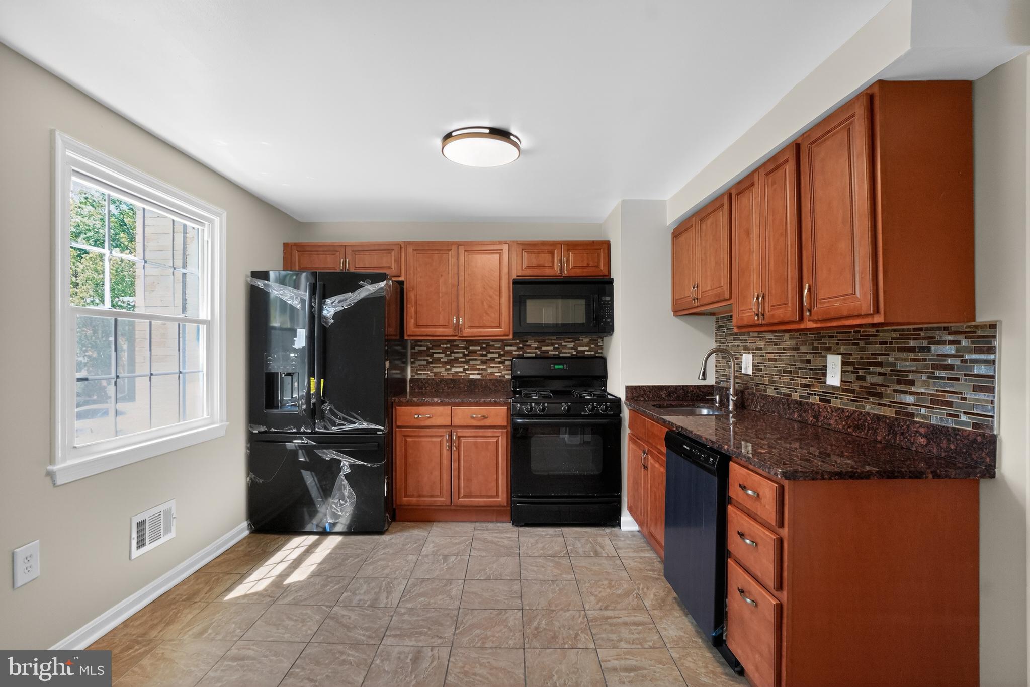 PINEWOOD HILL - Residential