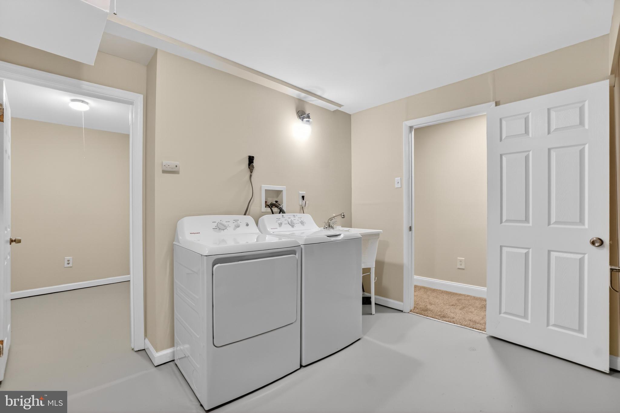 PINEWOOD HILL - Residential