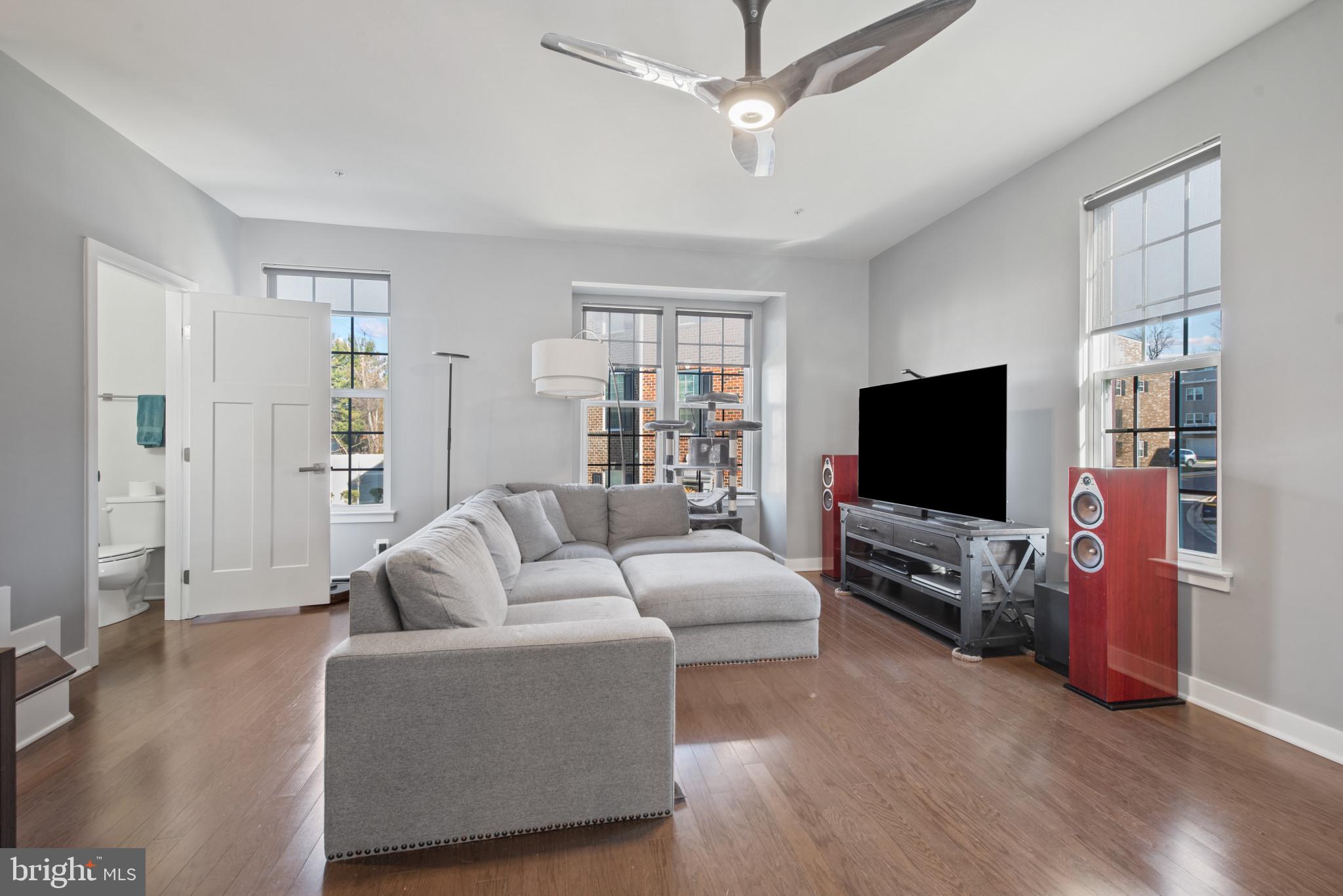 LARGO TOWN CENTER - Residential