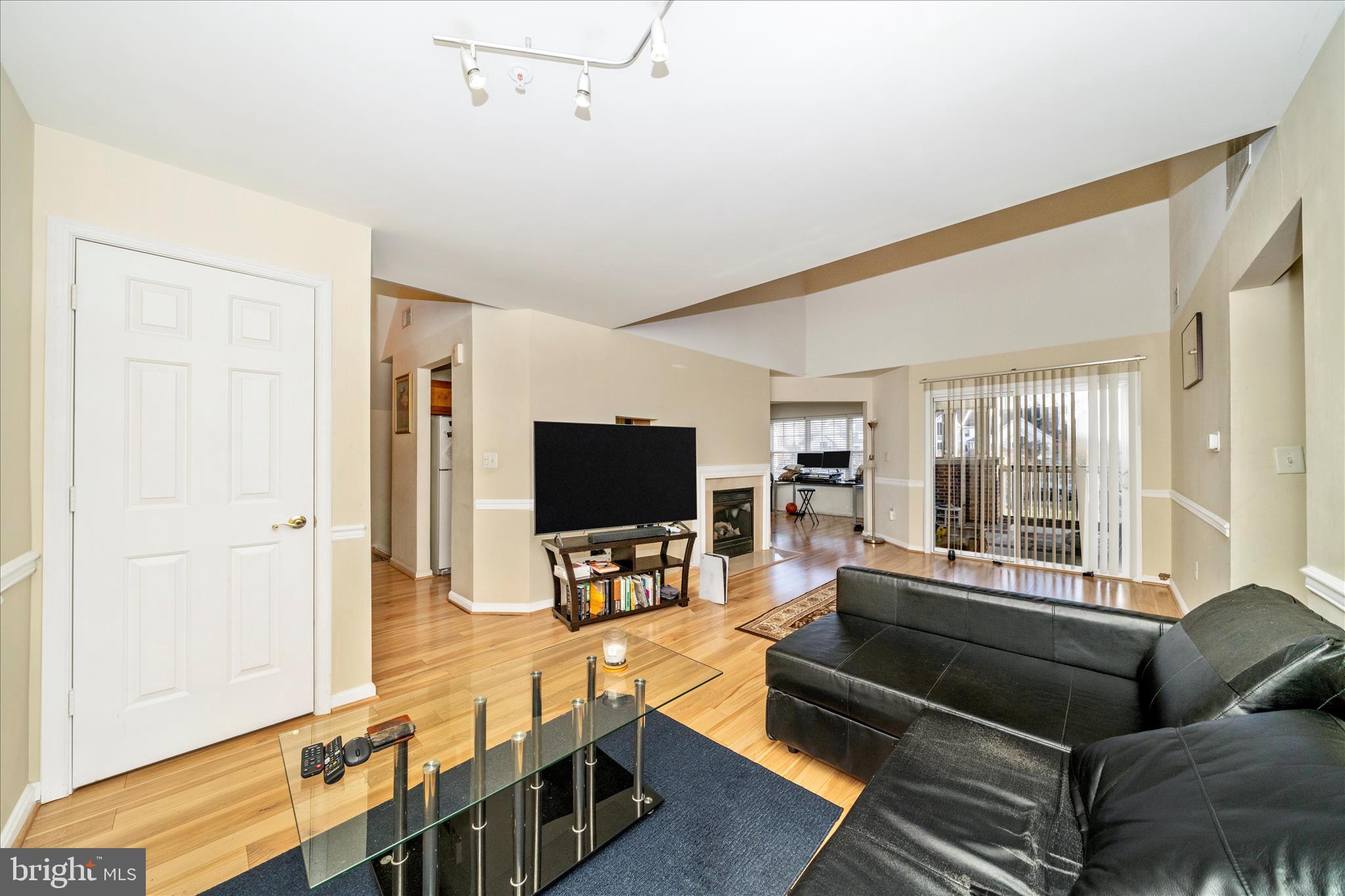 GREENBELT LAKE VILLAGE - Residential Lease