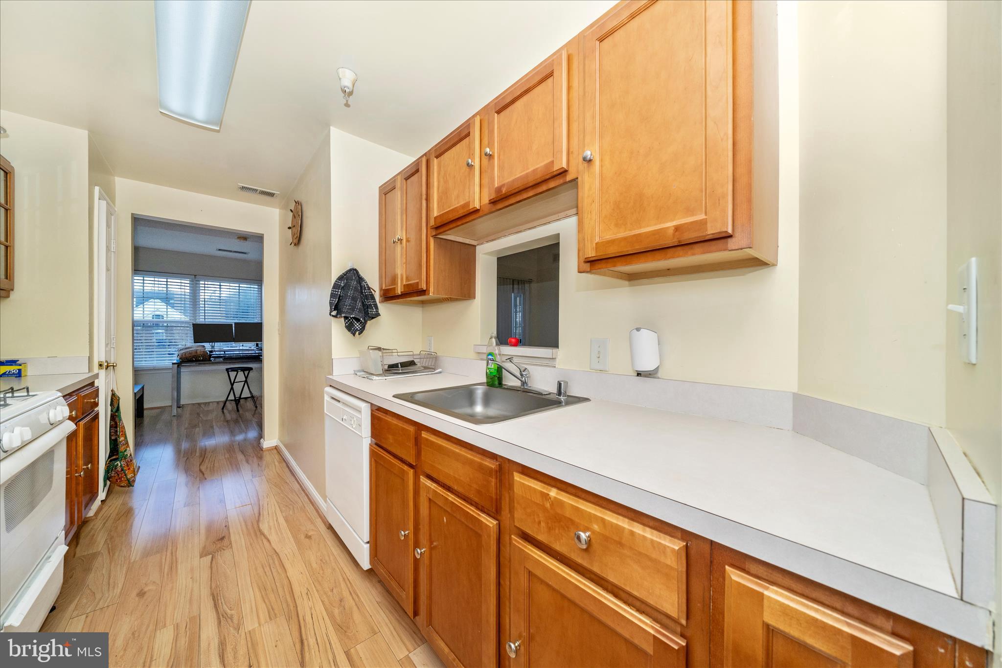 GREENBELT LAKE VILLAGE - Residential Lease