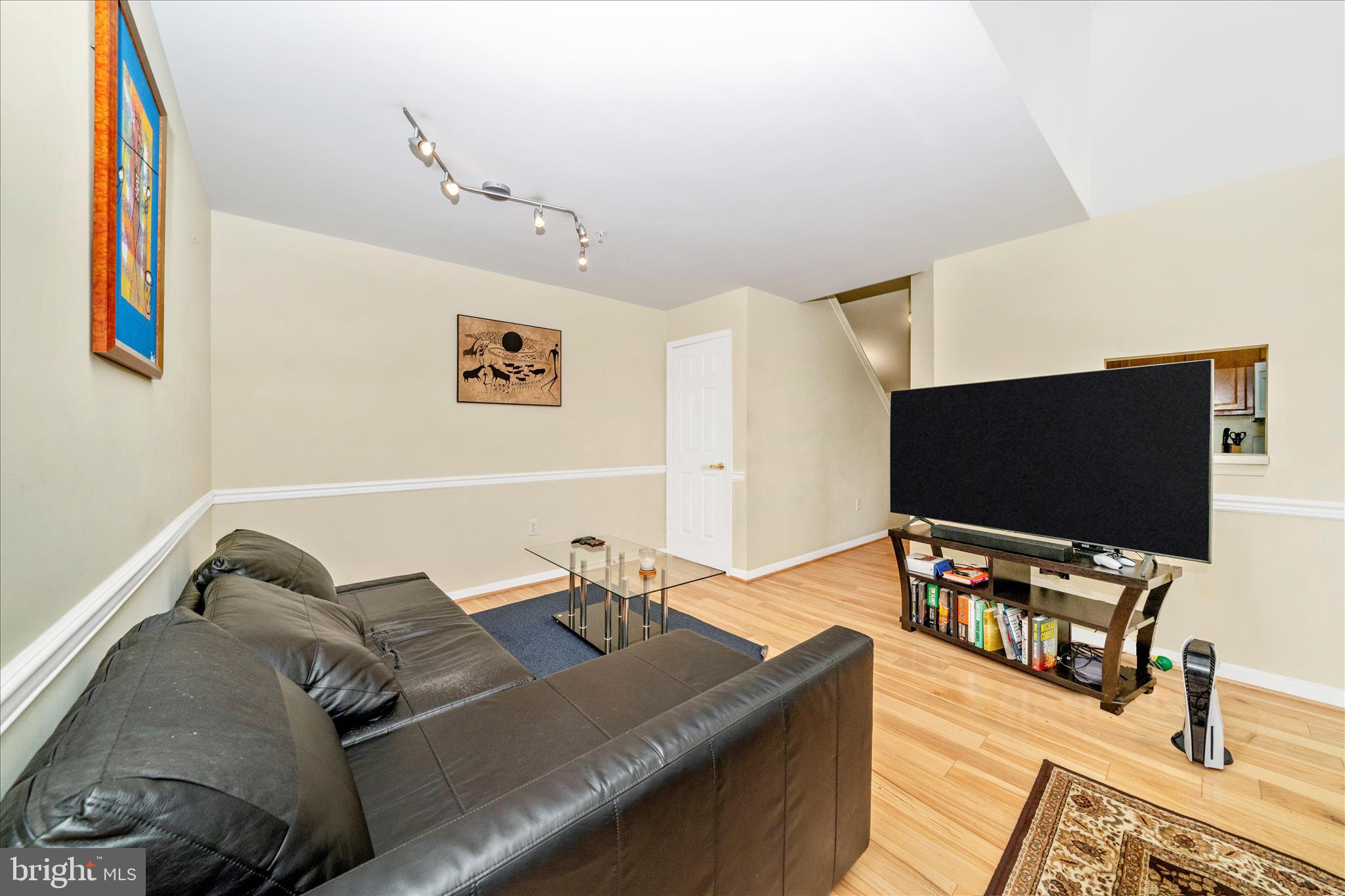 GREENBELT LAKE VILLAGE - Residential Lease