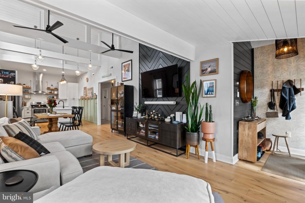 Photo of 1017 Shore Drive, EDGEWATER, MD 21037 (MLS # MDAA2129116)