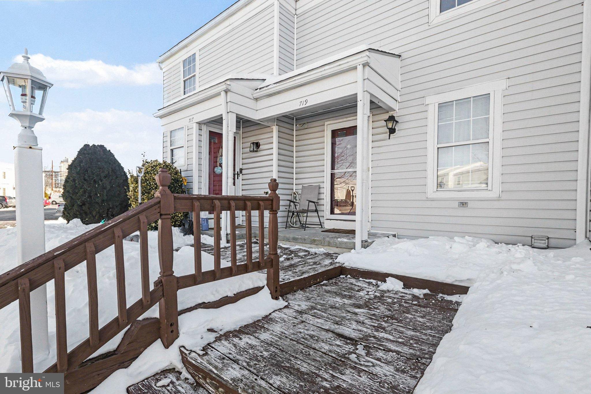 WALNUT VILLAS - Residential