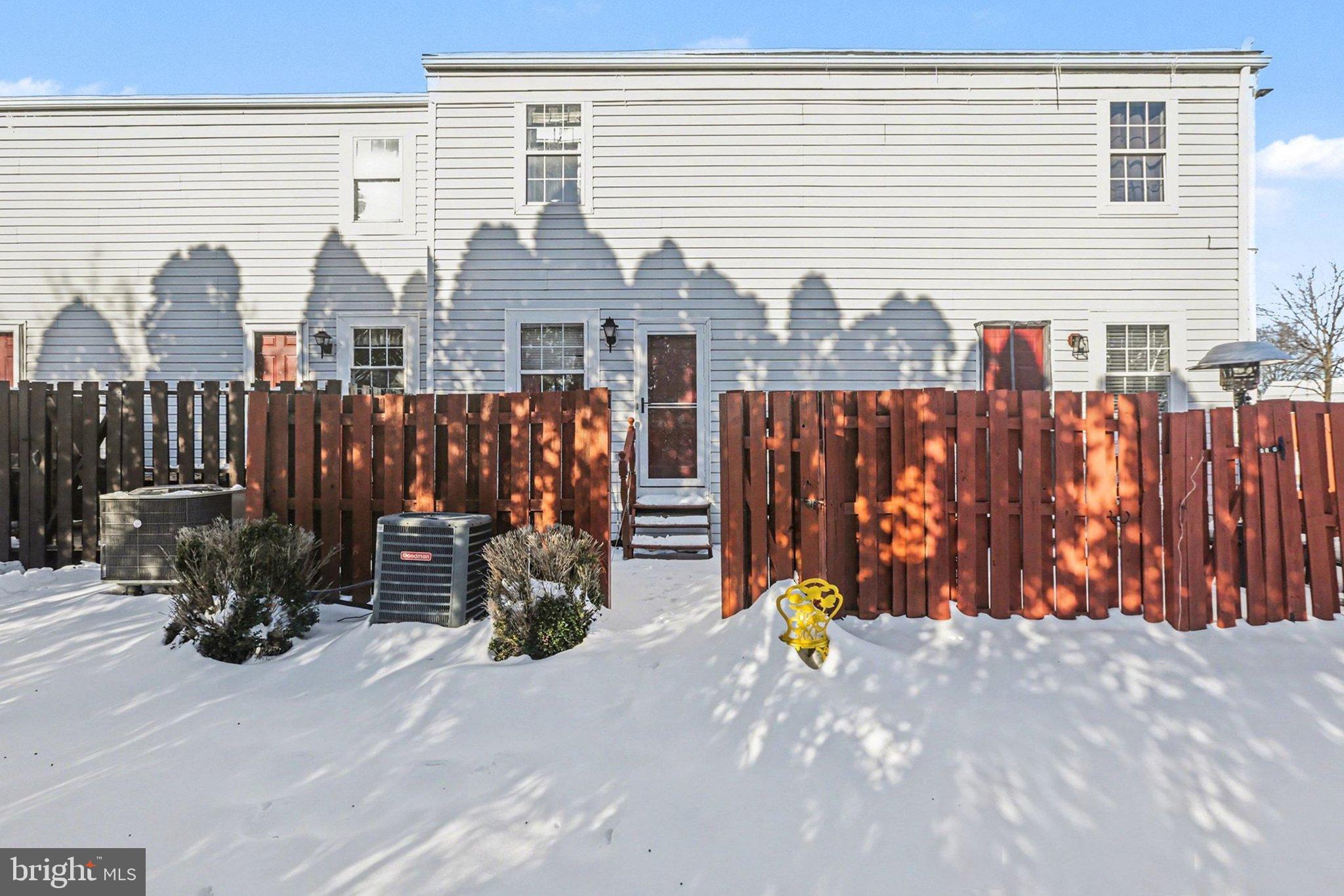 WALNUT VILLAS - Residential