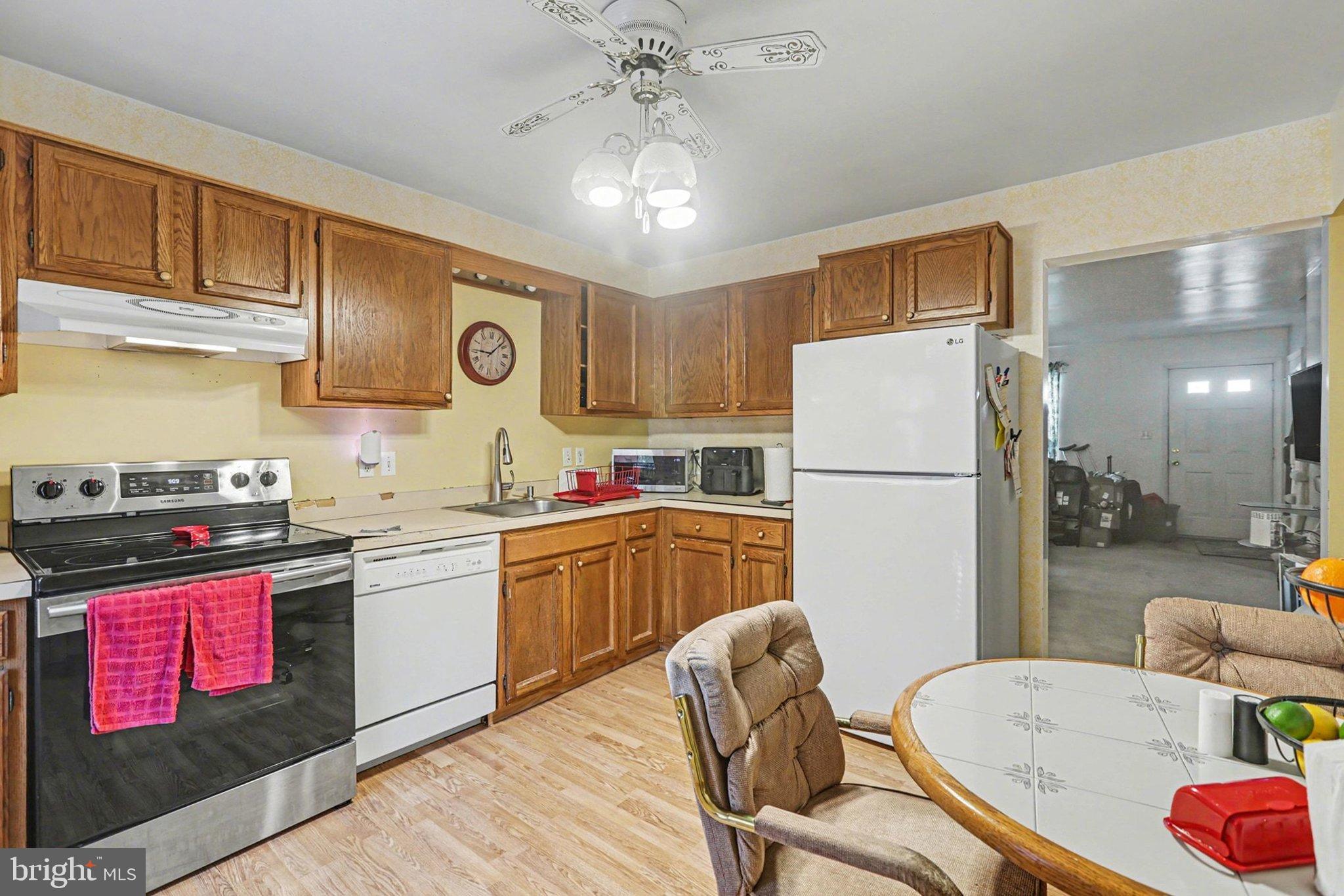 WALNUT VILLAS - Residential