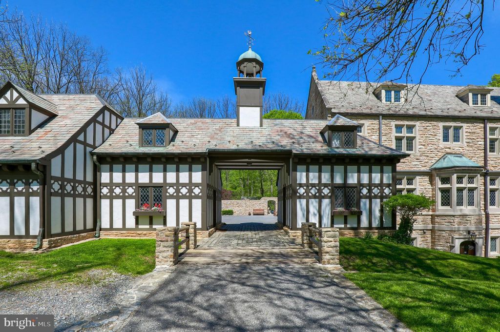 Photo of 80 School House Road, LANCASTER, PA 17603 (MLS # PALA2083750)