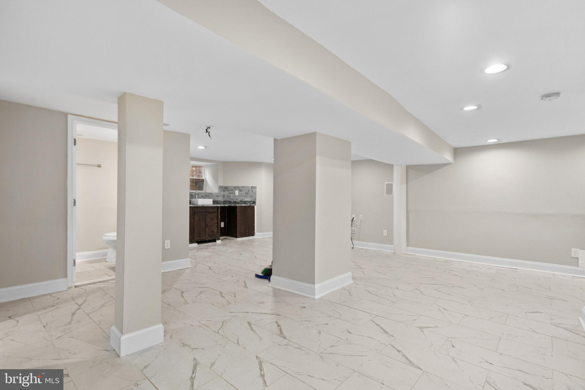WEST FOREST PARK - Residential