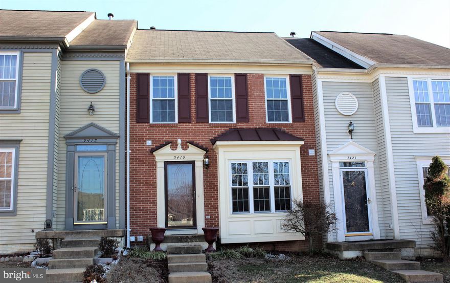 Very clean 3 finished level TH w/walkout patio  fenced yard. Large LV/DR combo for entertaining. Country kitchen has bumpout window for added table space. Lots of light!  stainless steel appliances. hardwood through out 3 full bathrooms 1 half bath.  No Section 8 please.