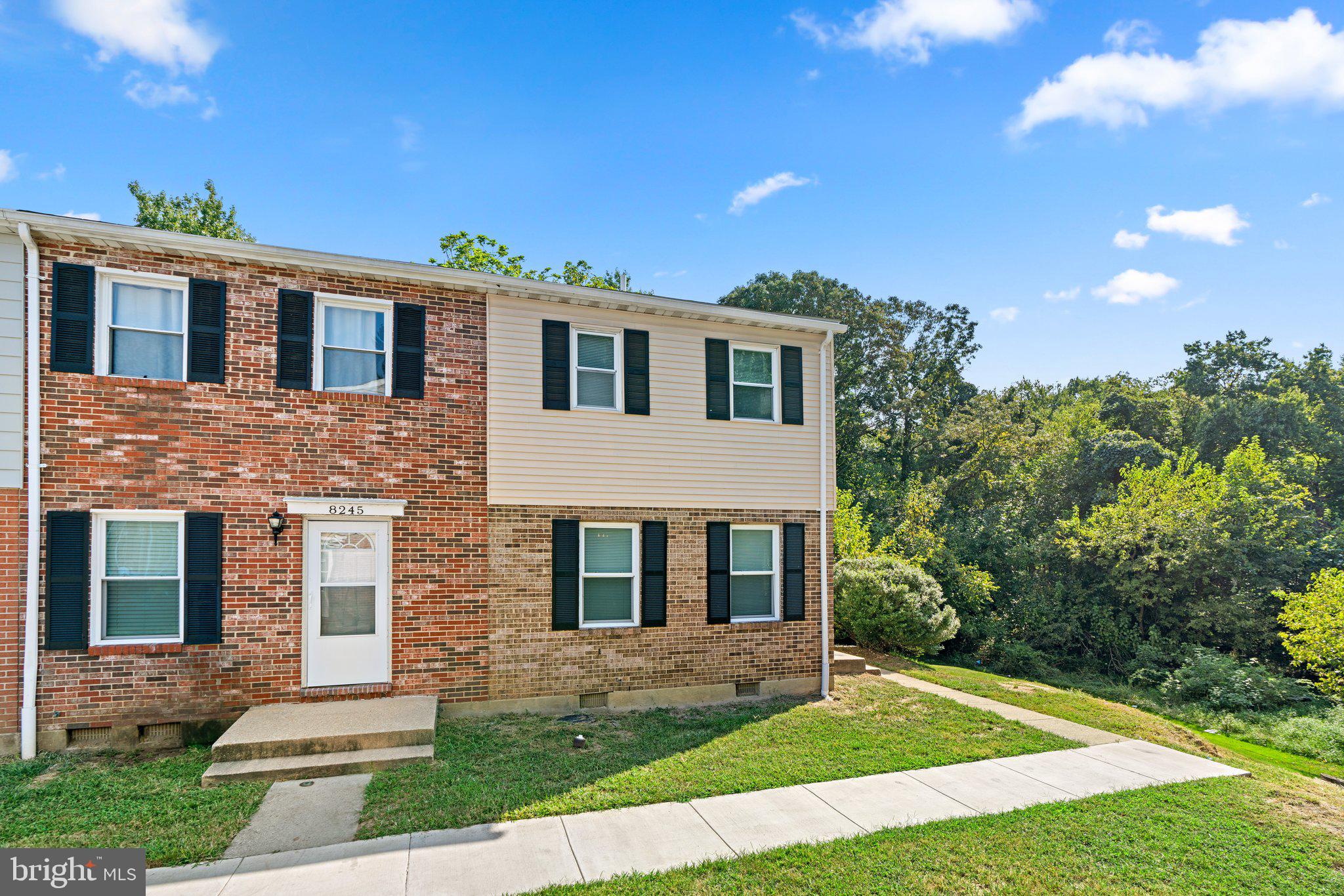 8247 PARHAM COURT