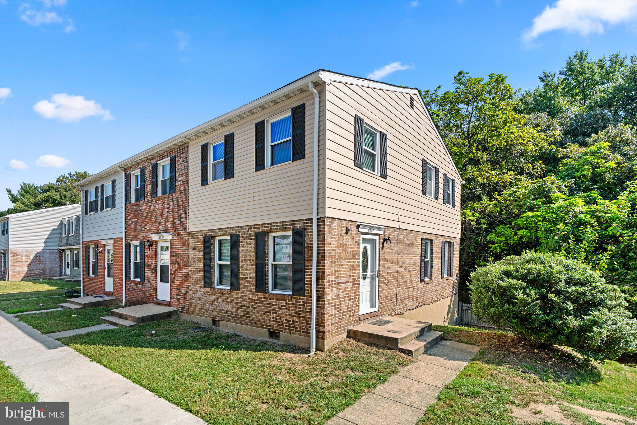 8247 PARHAM COURT