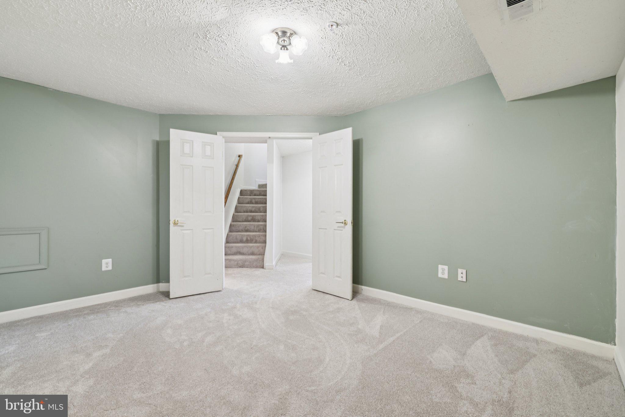 SPRING RIDGE - Residential