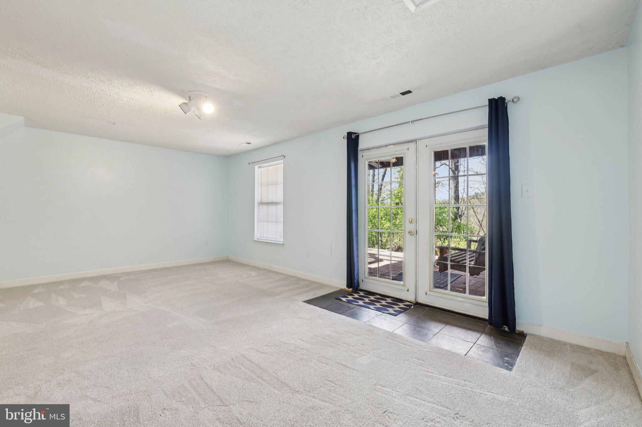 SPRING RIDGE - Residential