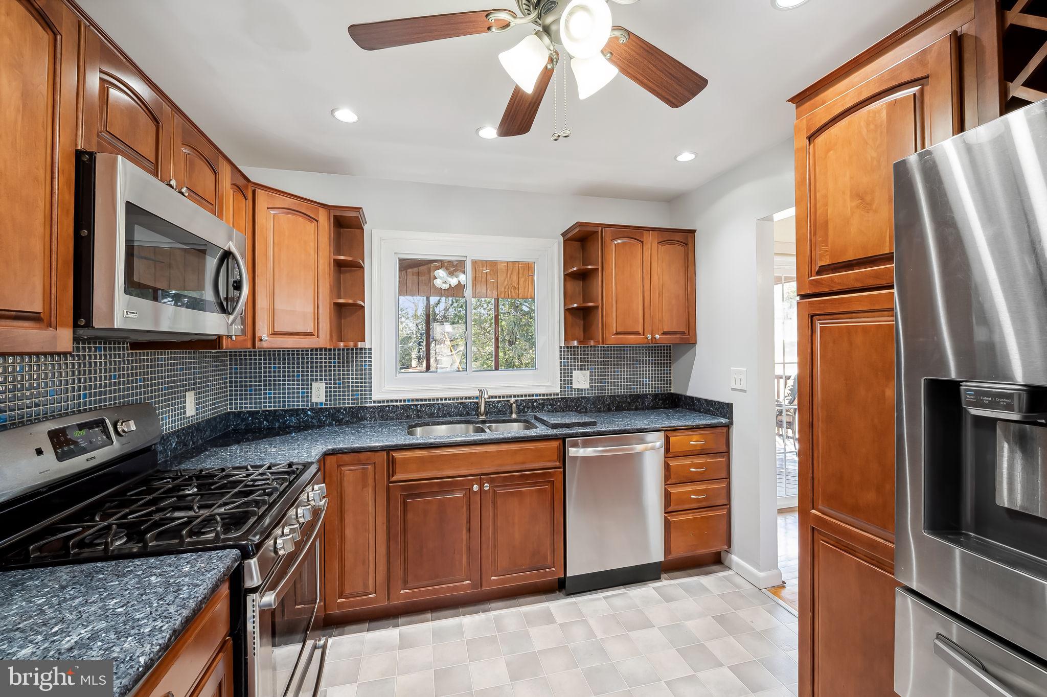 YORK MANOR - Residential