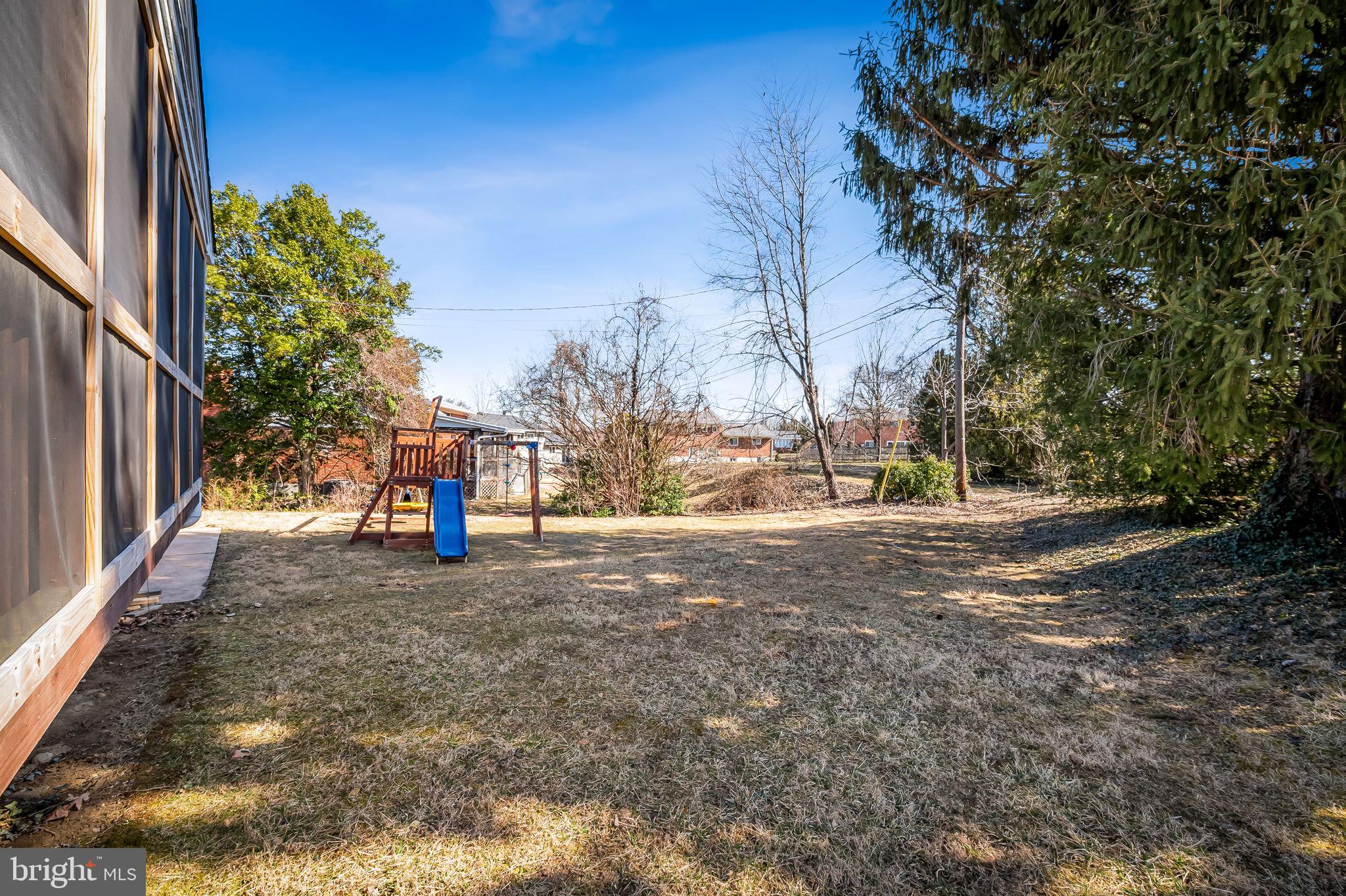 YORK MANOR - Residential