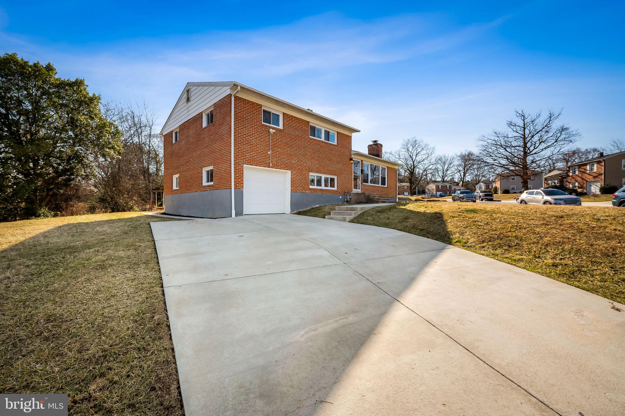 YORK MANOR - Residential