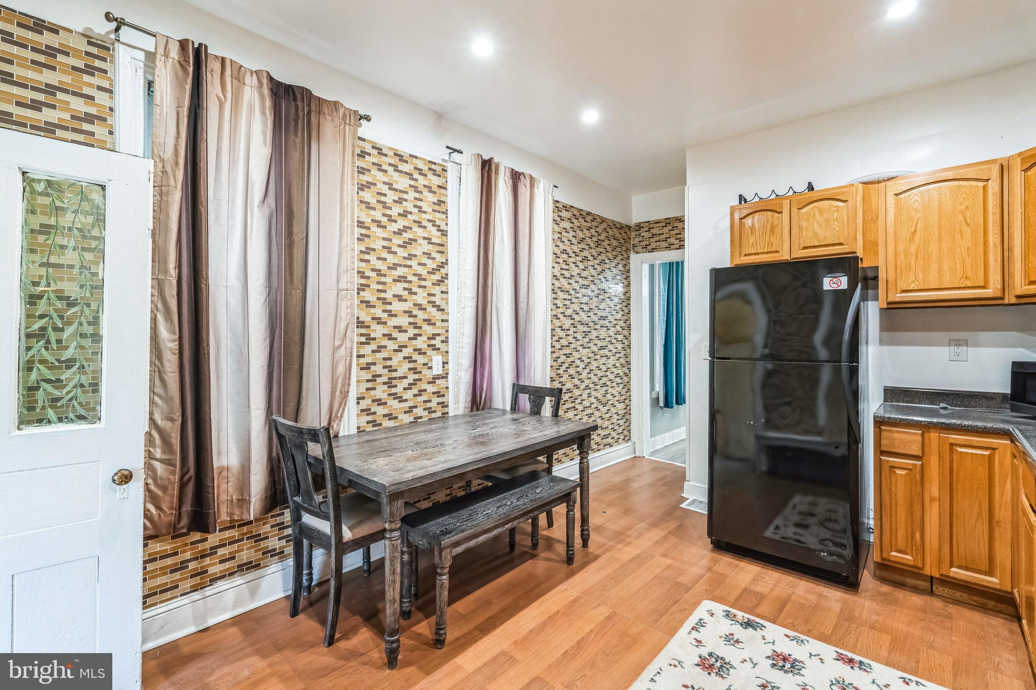 UNIVERSITY CITY - Residential Lease