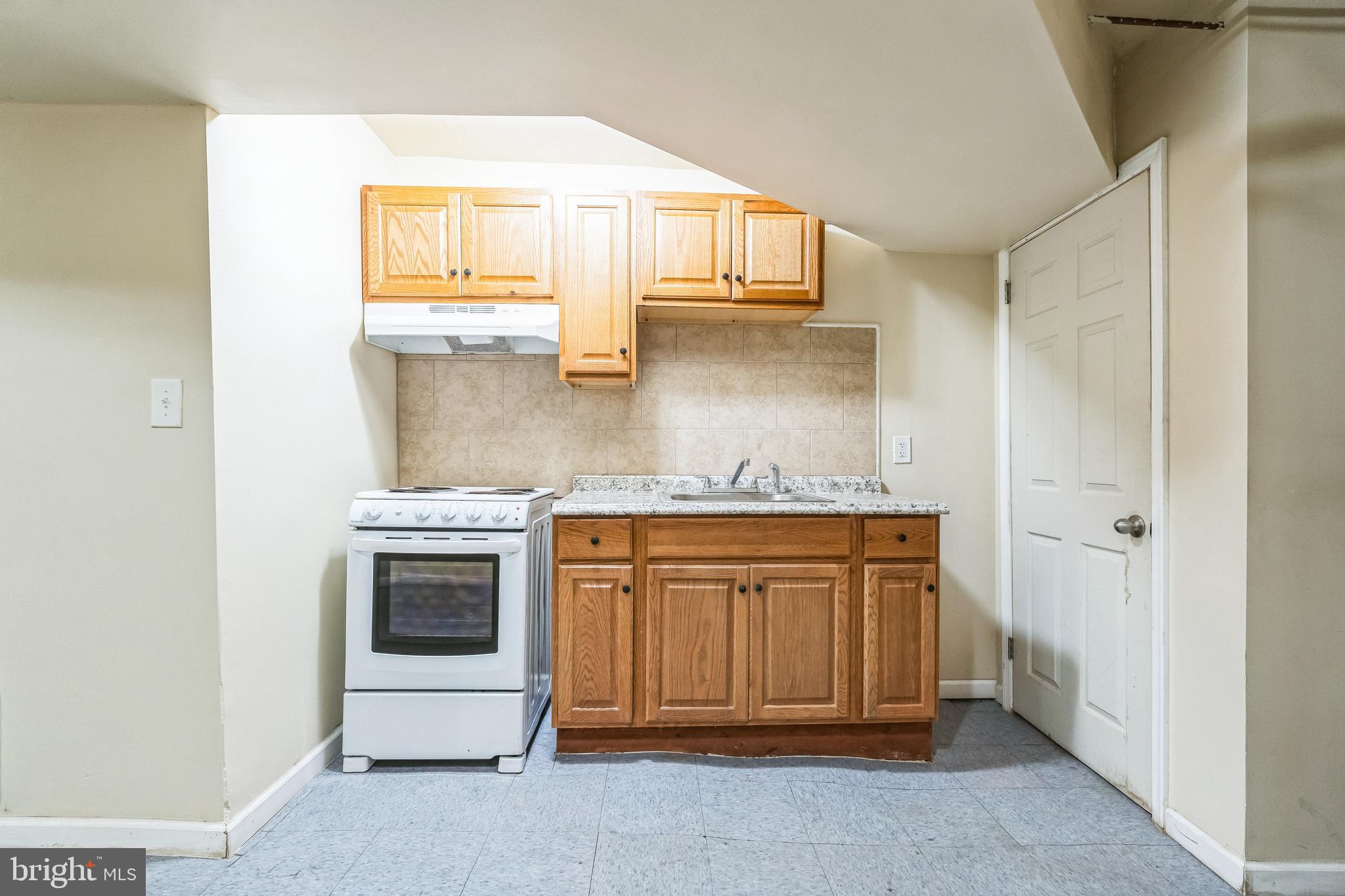 UNIVERSITY CITY - Residential Lease