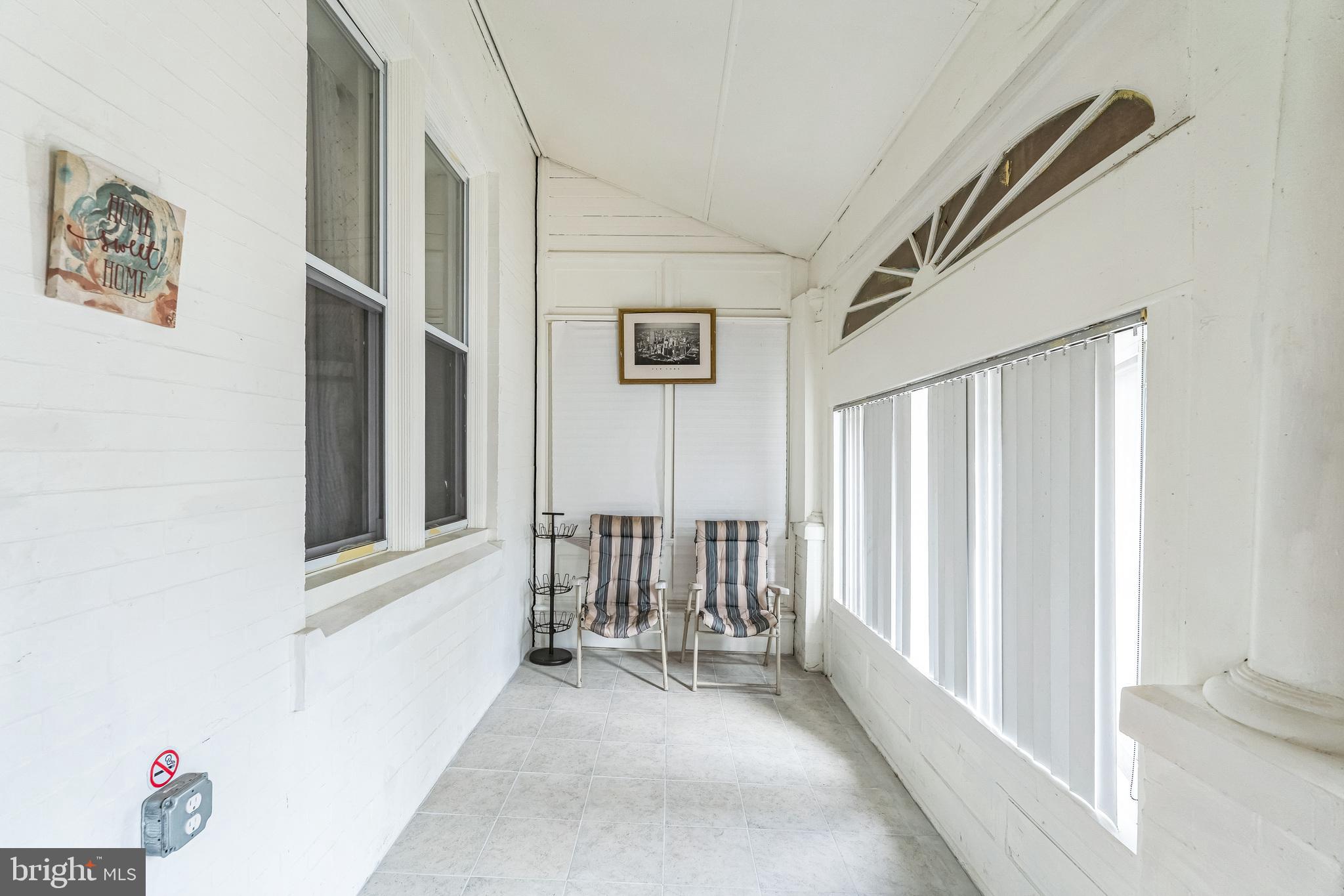 UNIVERSITY CITY - Residential Lease