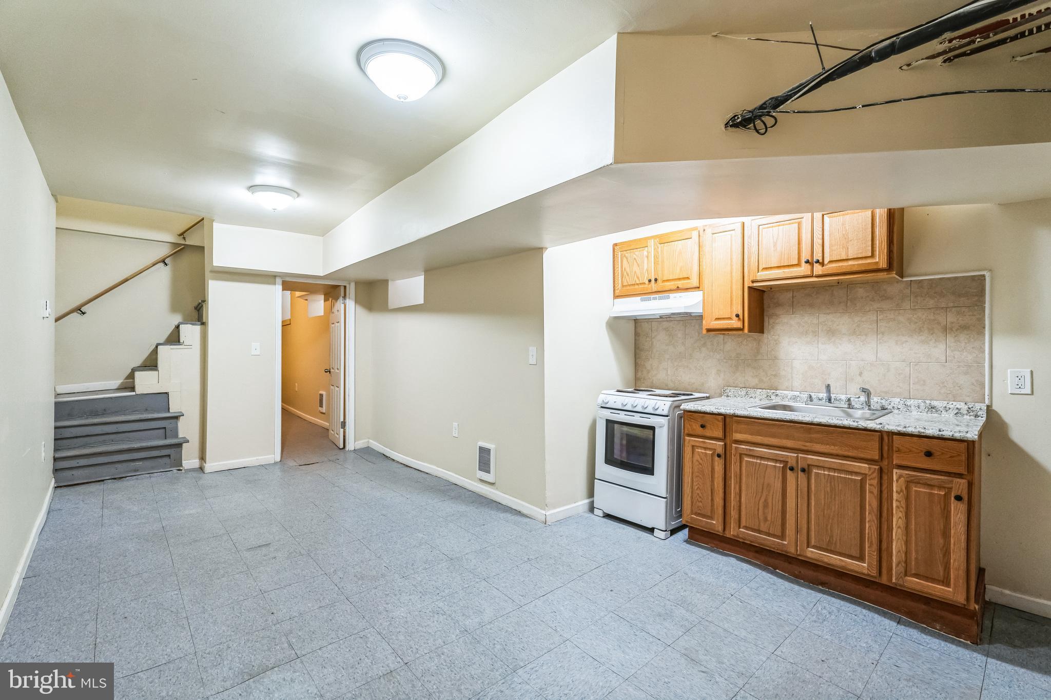 UNIVERSITY CITY - Residential Lease