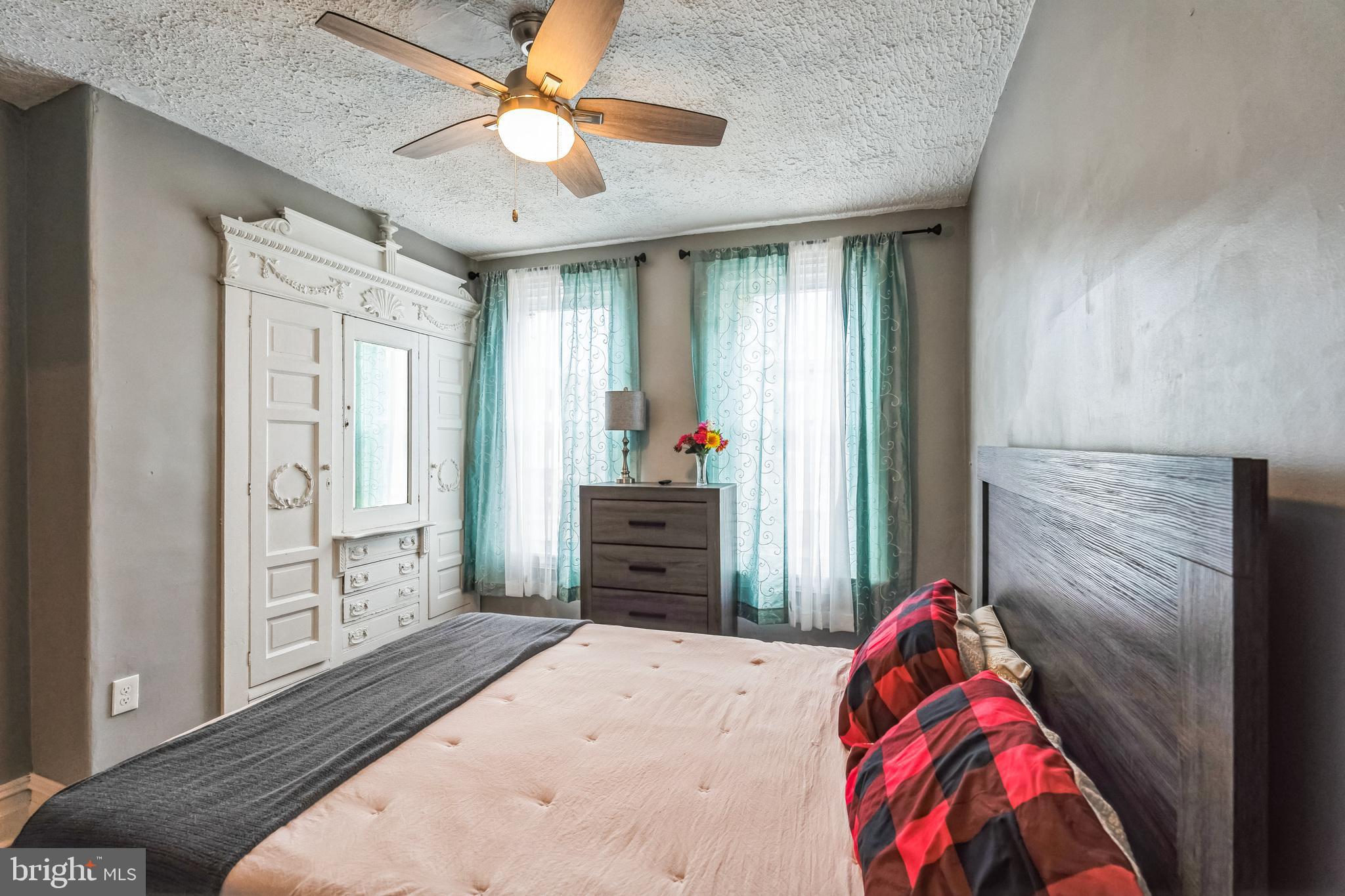 UNIVERSITY CITY - Residential Lease