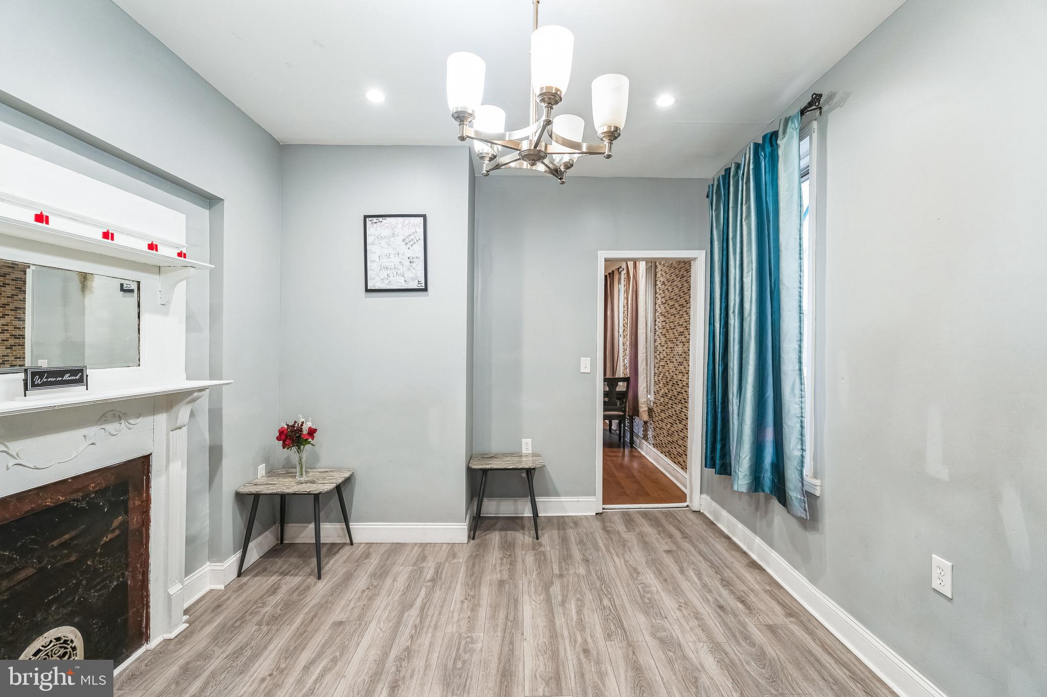 UNIVERSITY CITY - Residential Lease