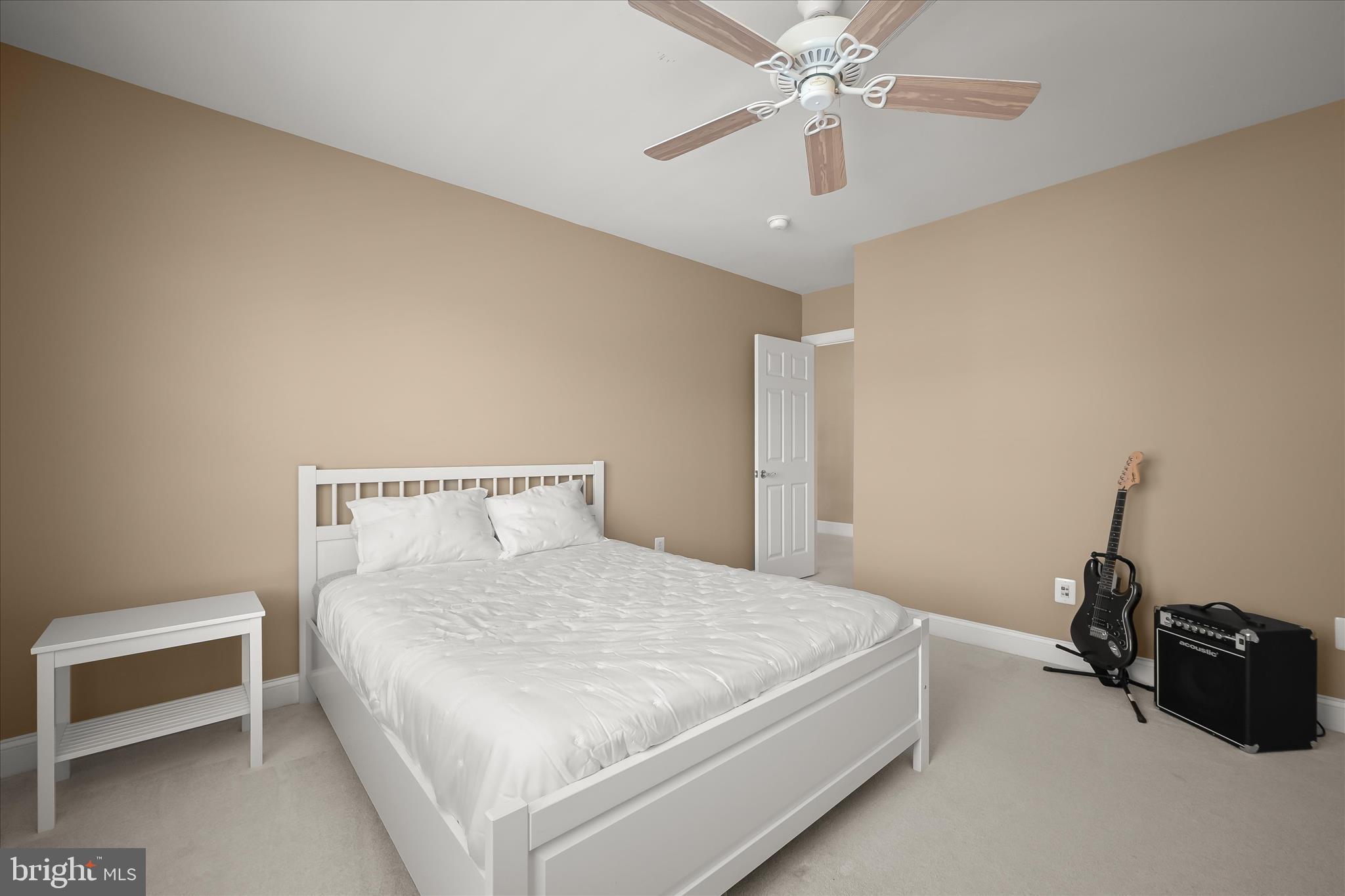 STONE LAKE - Residential