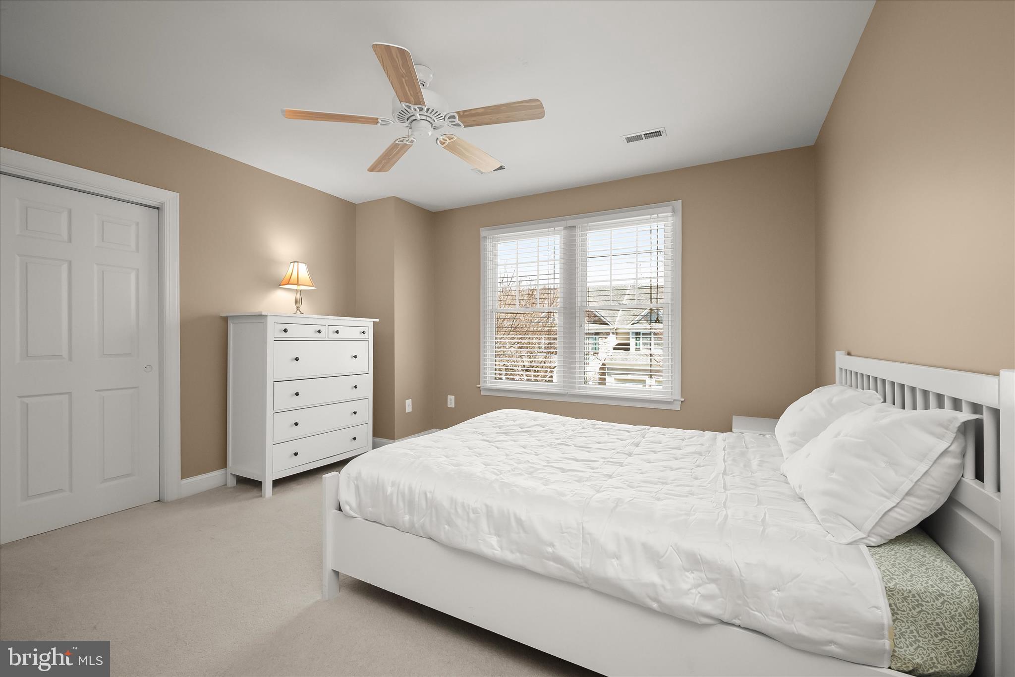 STONE LAKE - Residential