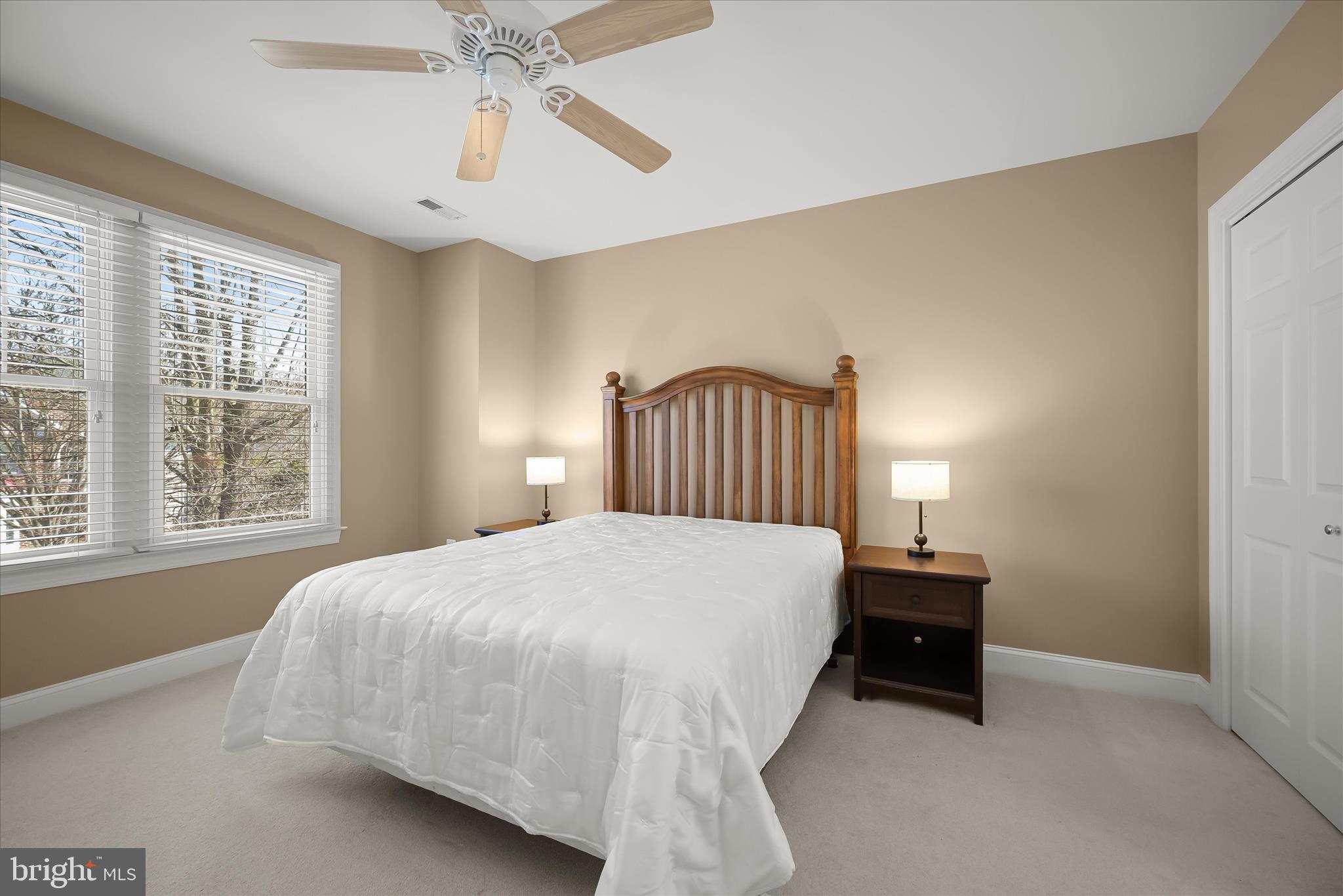 STONE LAKE - Residential