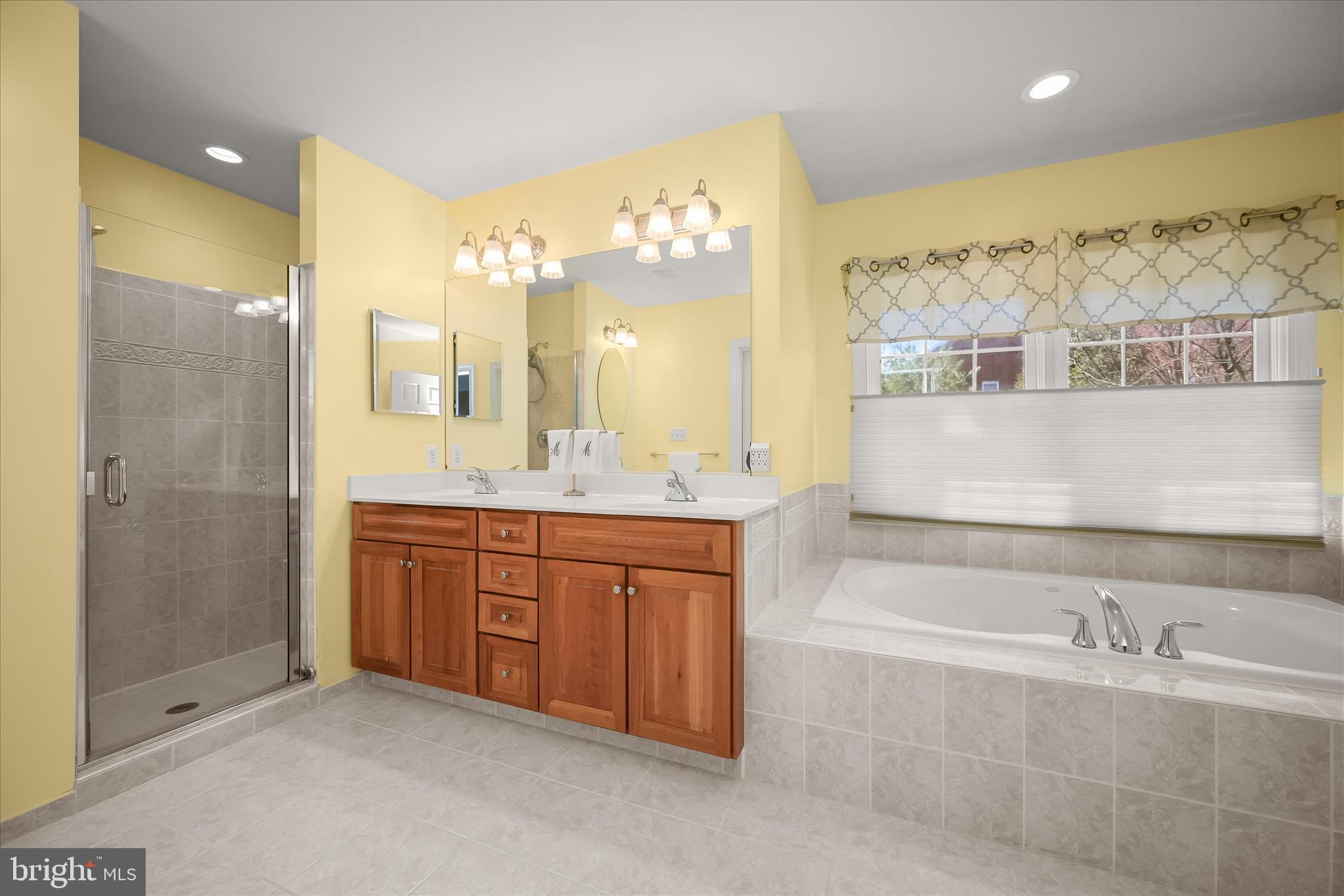 STONE LAKE - Residential