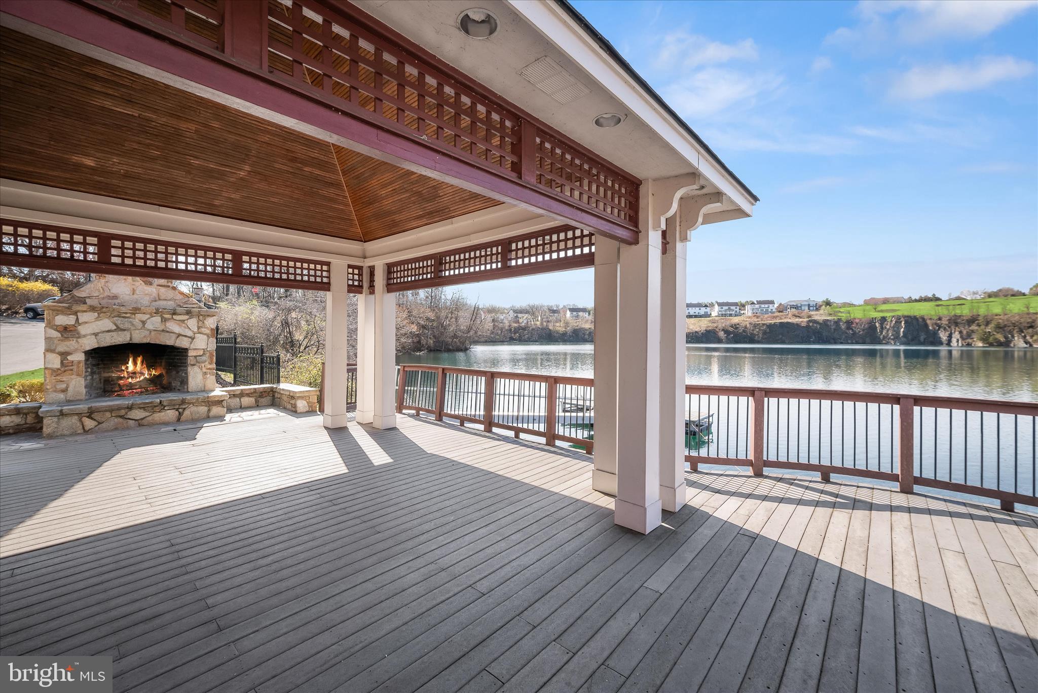 STONE LAKE - Residential