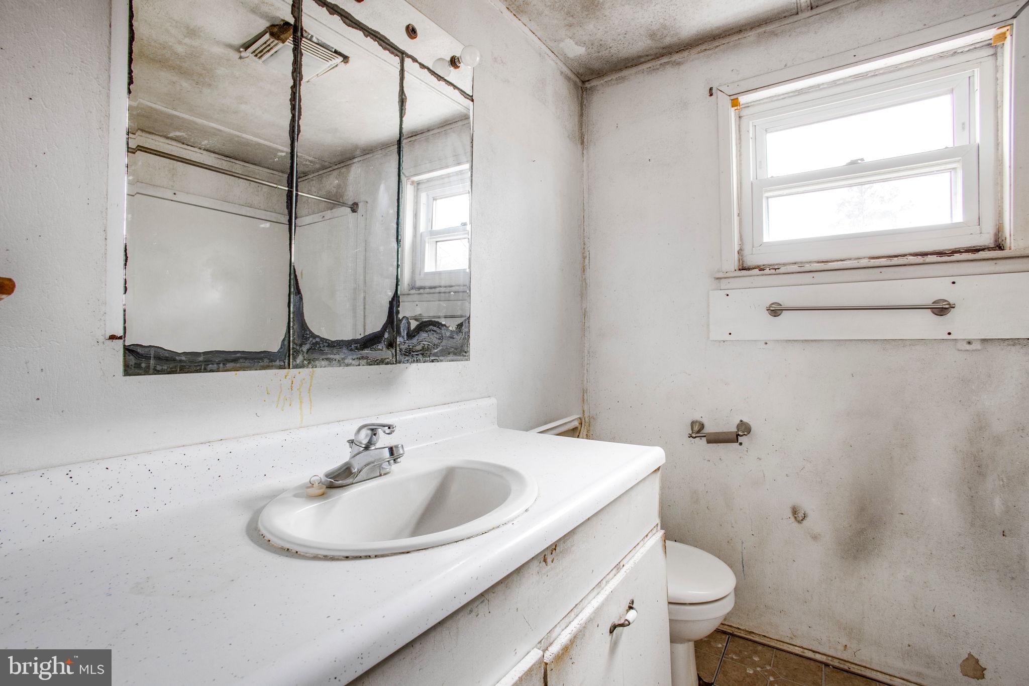 DU MAR ESTATES - Residential