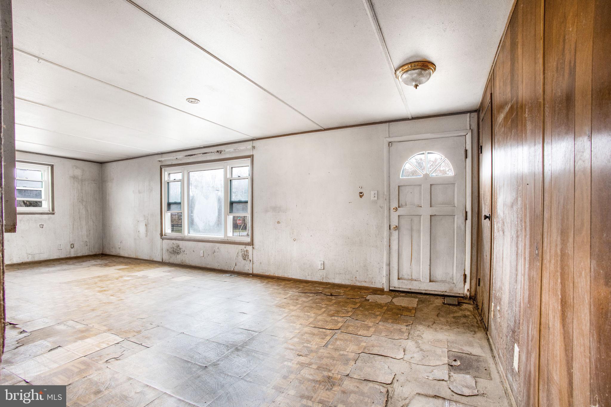 DU MAR ESTATES - Residential