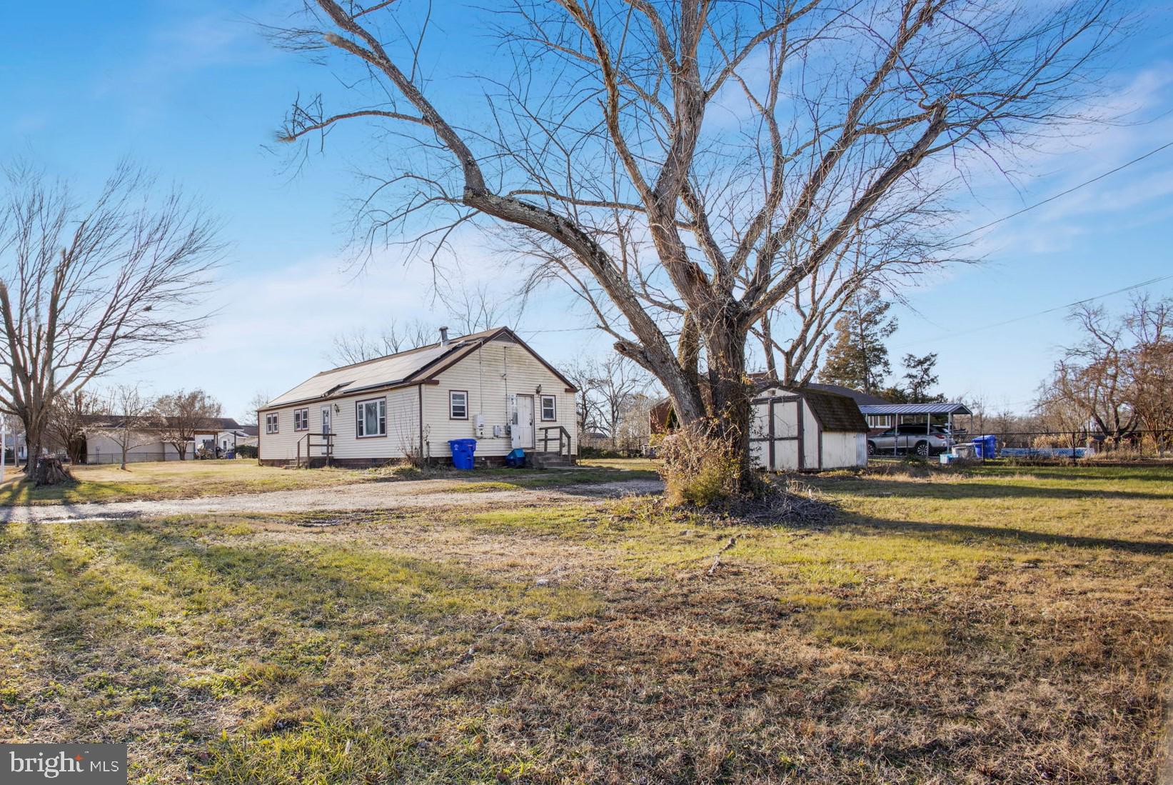 DU MAR ESTATES - Residential