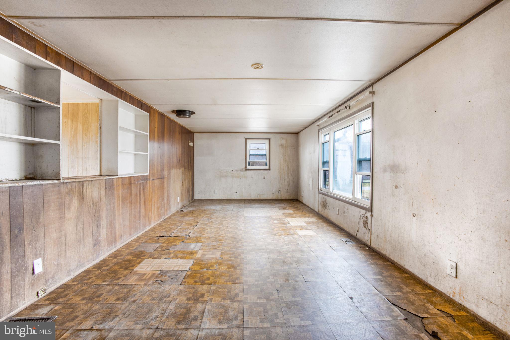 DU MAR ESTATES - Residential