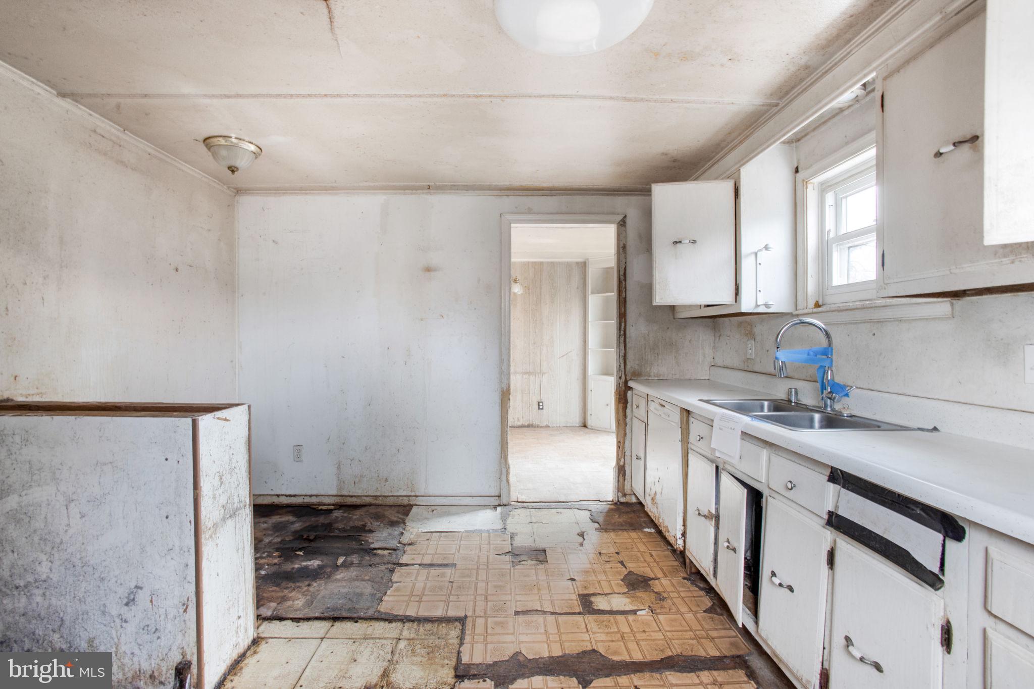 DU MAR ESTATES - Residential