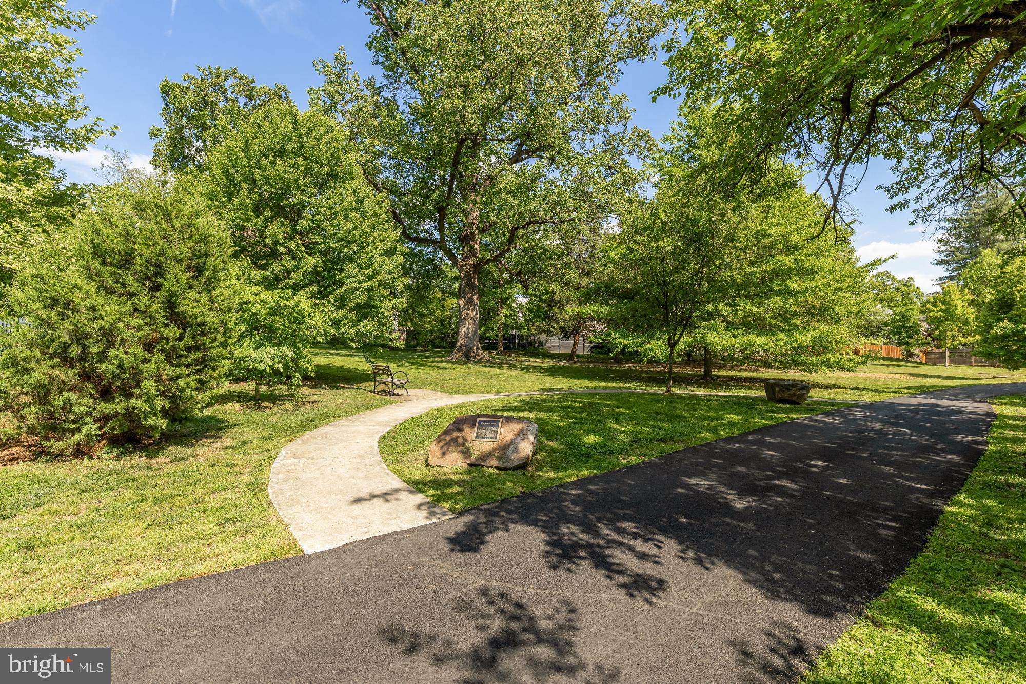 LYON PARK - Residential