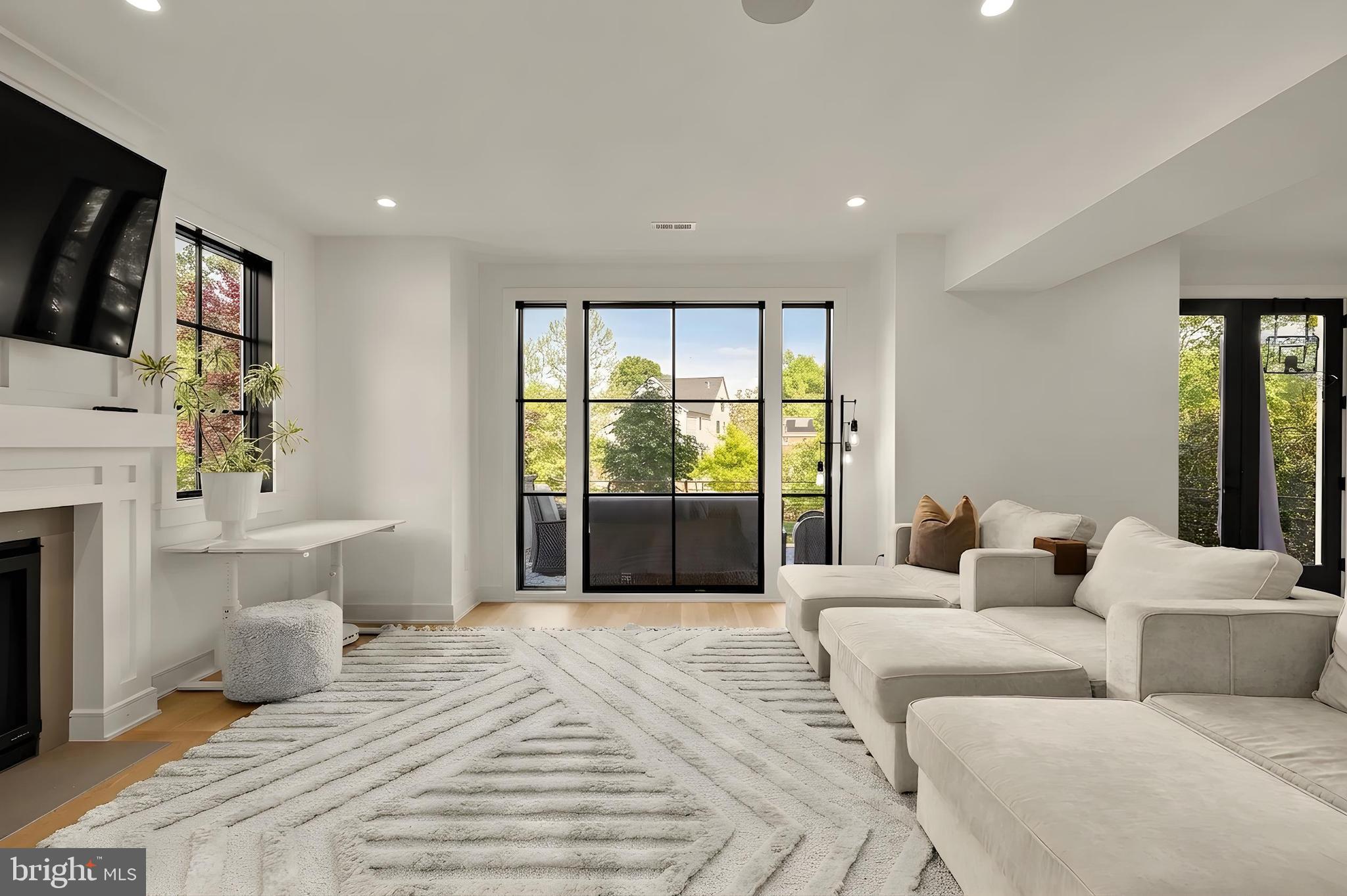 LYON PARK - Residential