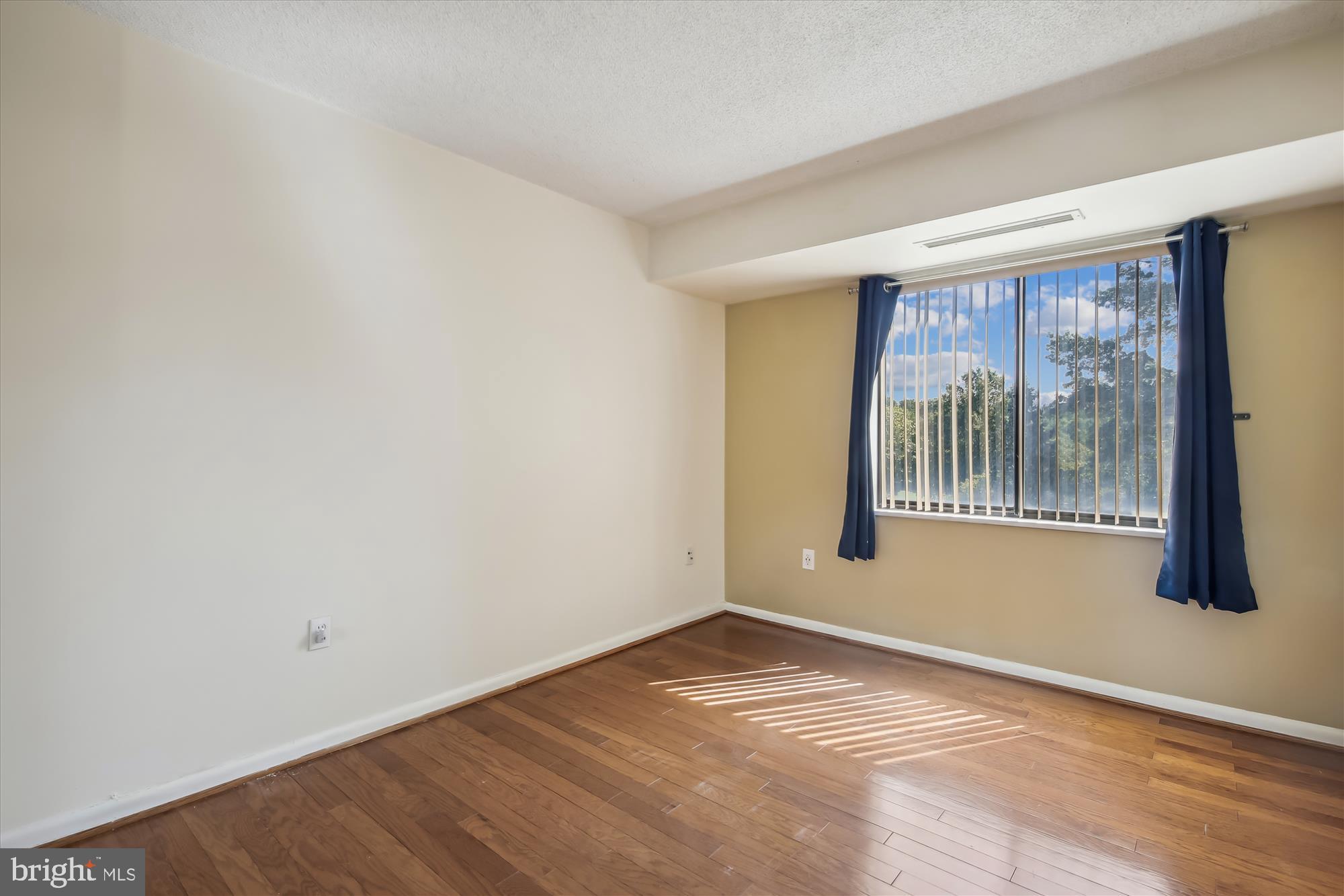 HALLMARK - Residential