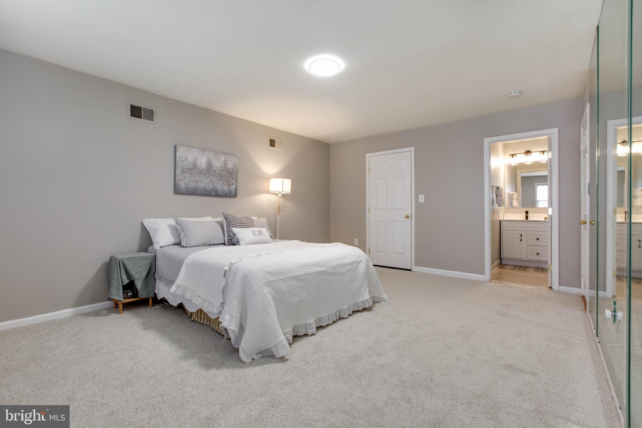 NORBECK ESTATES - Residential