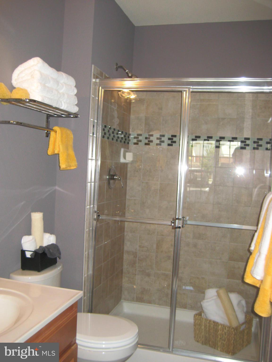 TRIANGLE HIGHLANDS CONDO - Residential Lease