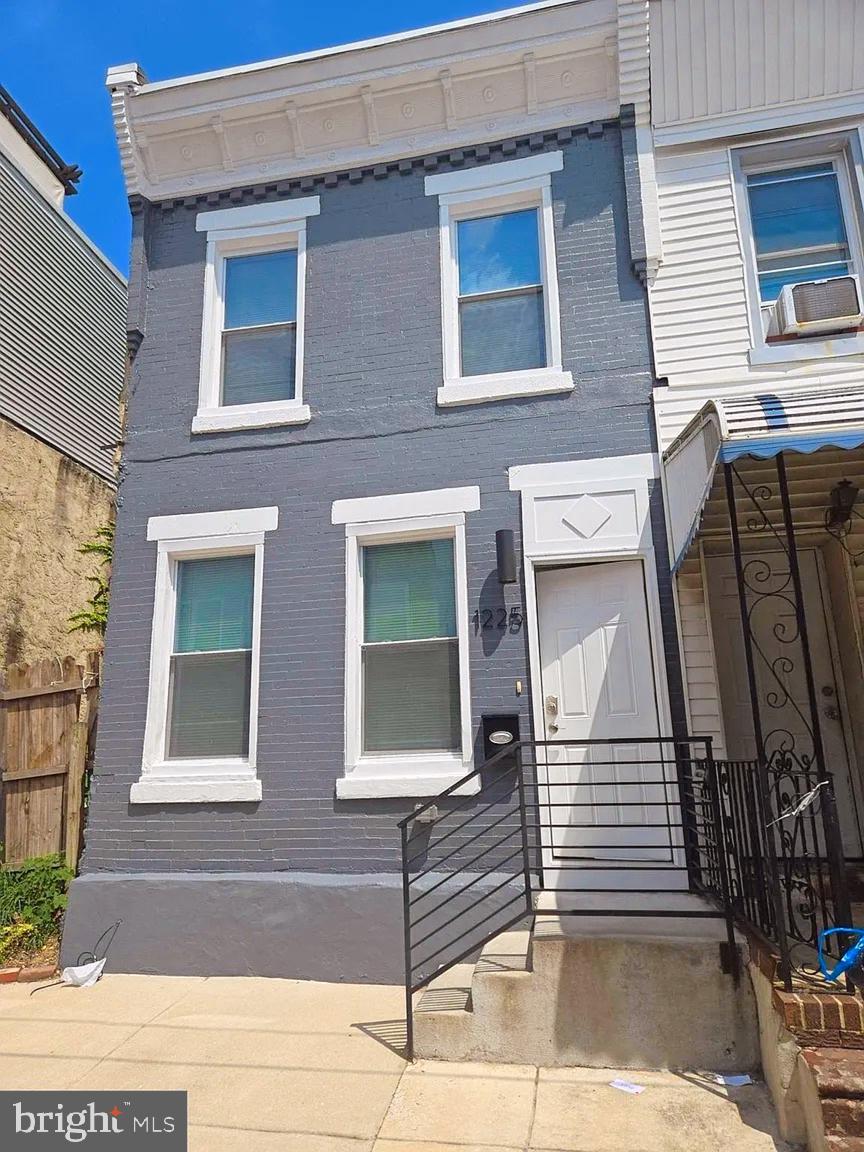 POINT BREEZE - Residential