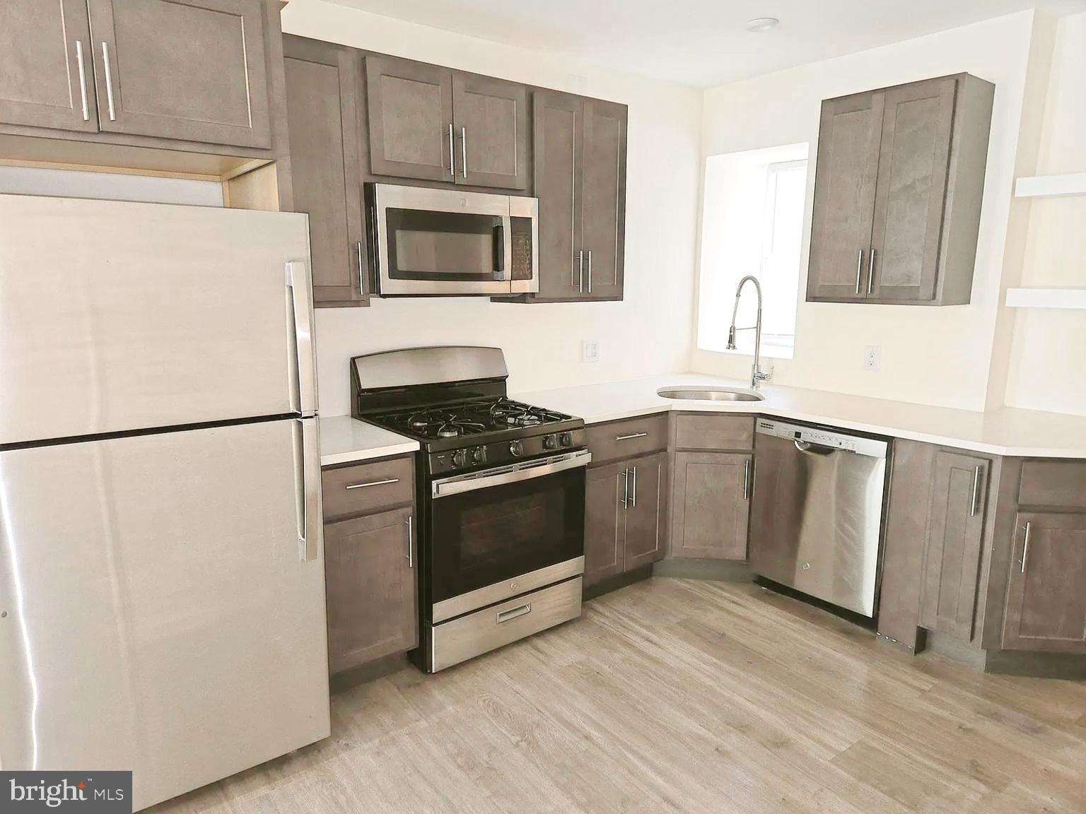 POINT BREEZE - Residential