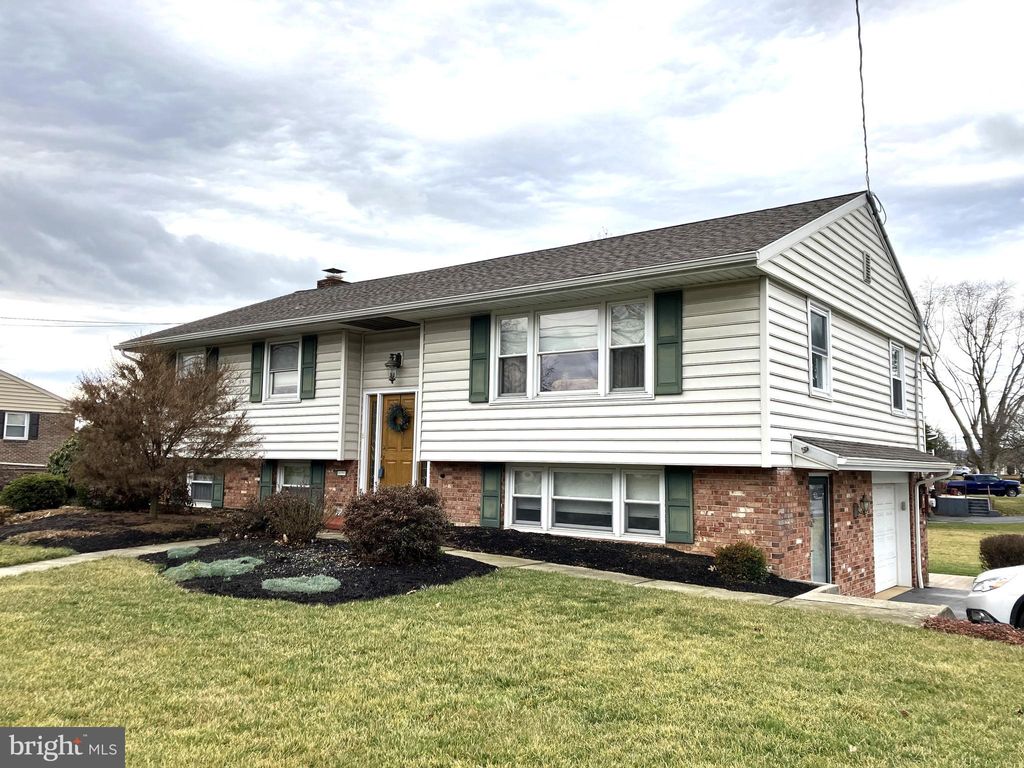 Photo of 210 E LANCASTER AVE, DENVER, PA 17517 (MLS # PALA2031038)