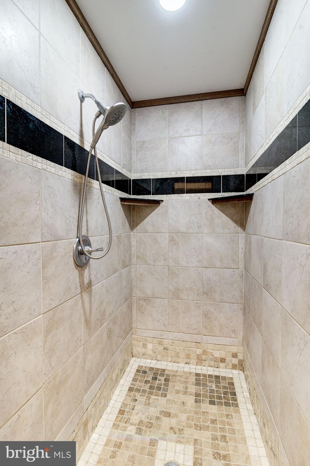 WEST VIENNA WOODS - Residential