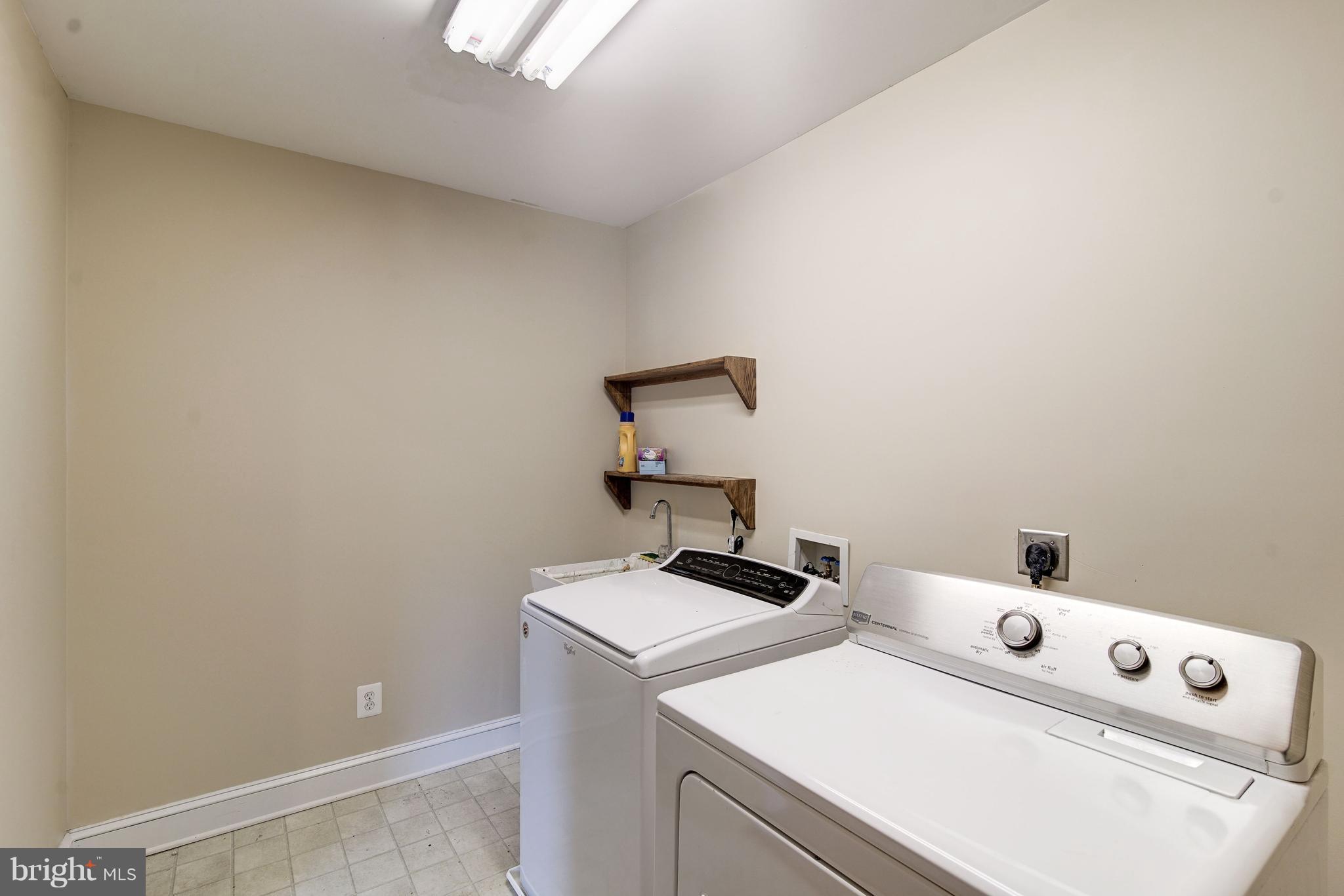 WEST VIENNA WOODS - Residential