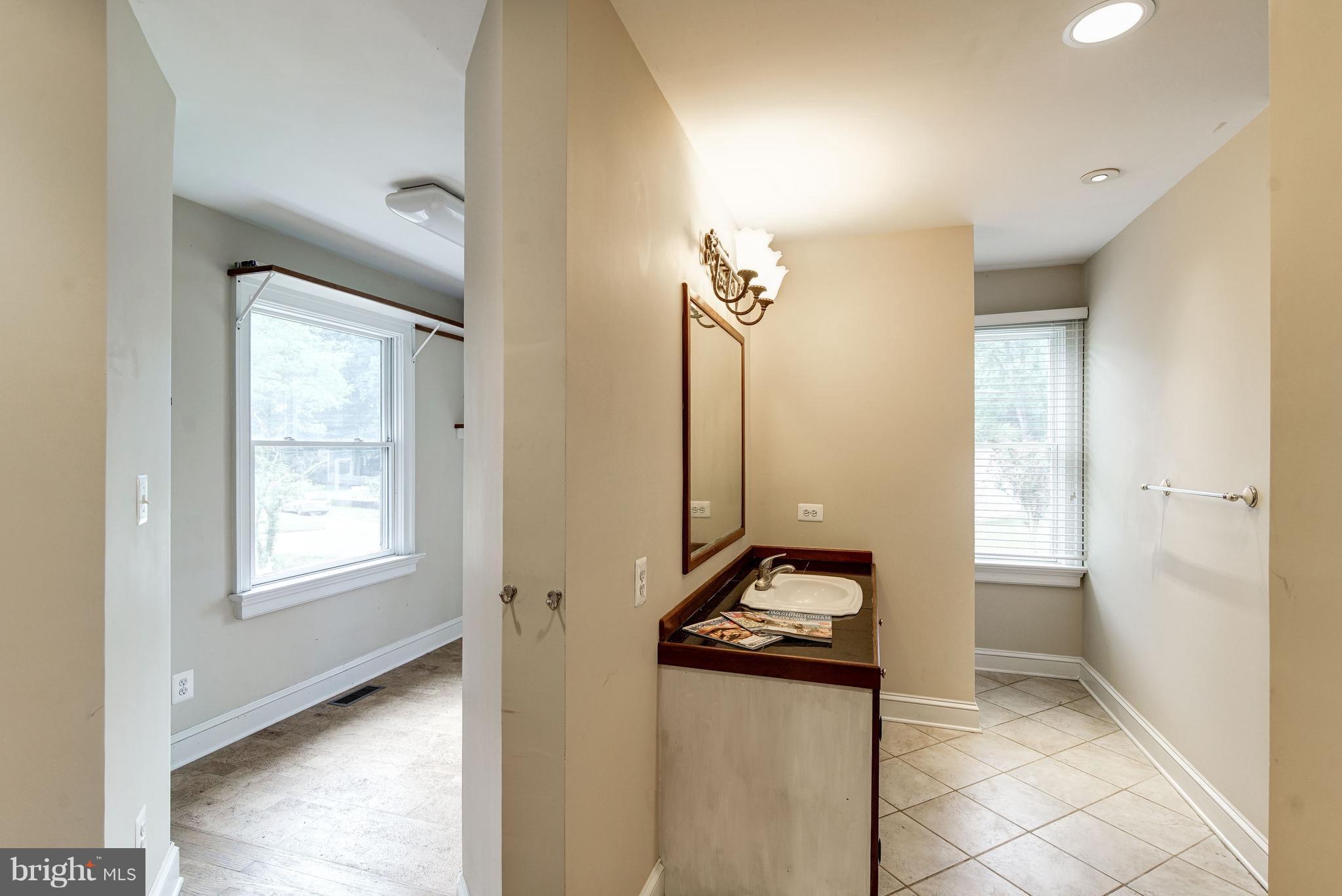 WEST VIENNA WOODS - Residential