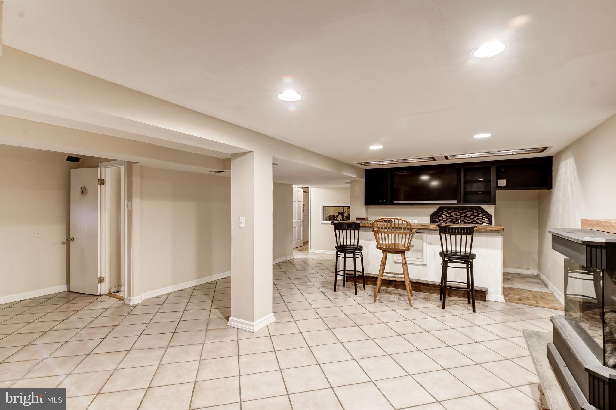 WEST VIENNA WOODS - Residential