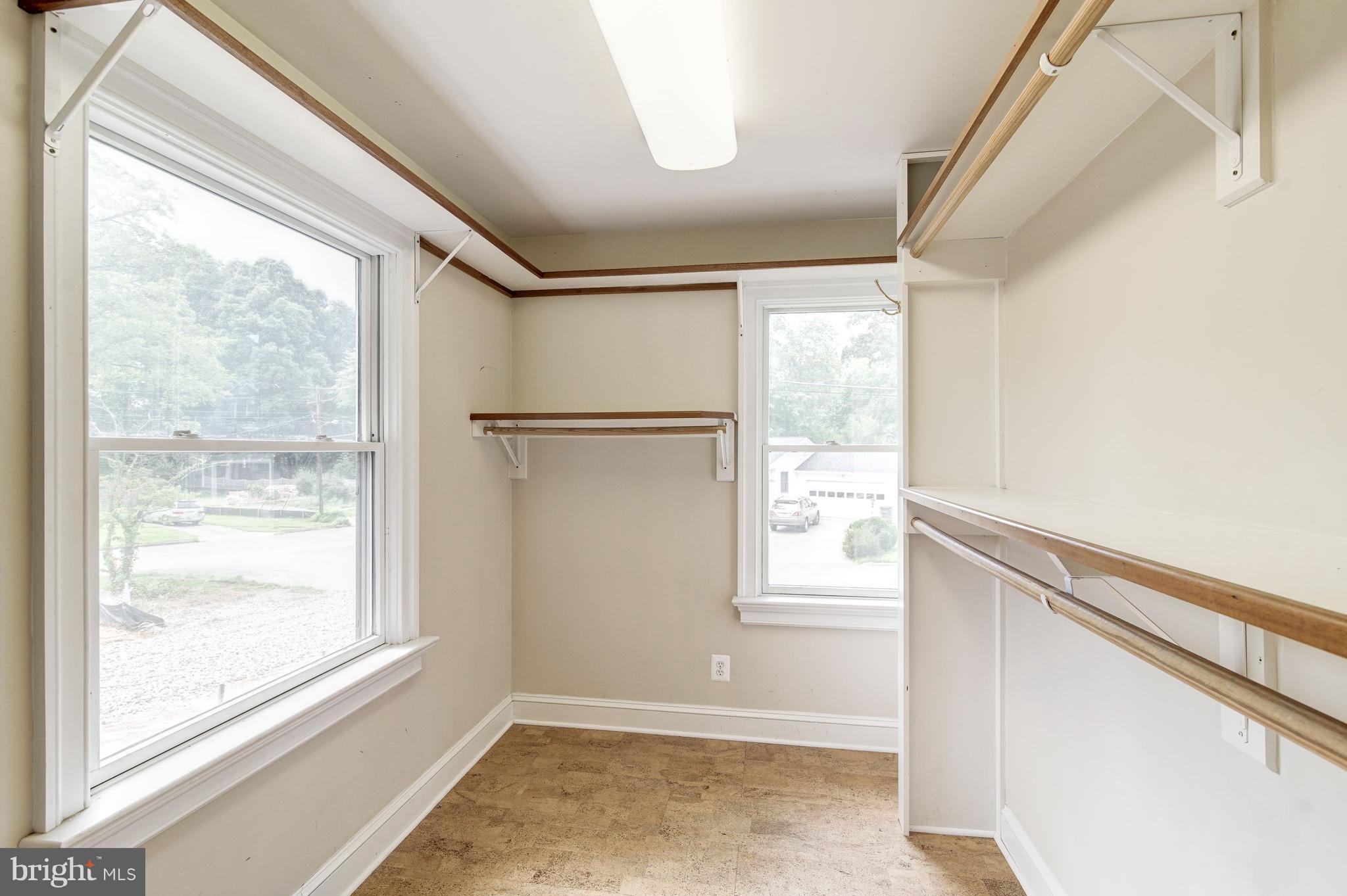 WEST VIENNA WOODS - Residential