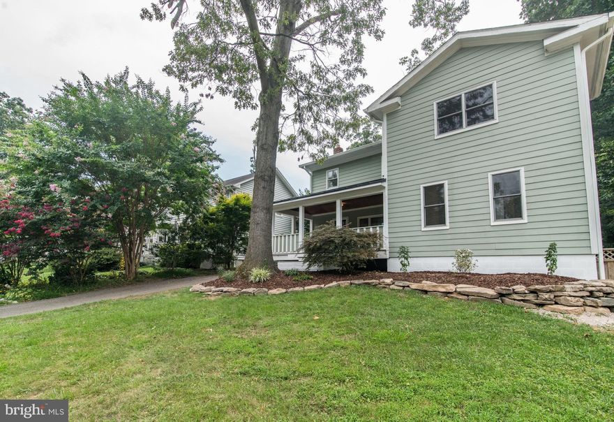 Unique Craftsman Home in the Heart of Vienna VA 22180. Vienna Elementary, Thoreau Middle, & Madison High School pipeline. In walking distance of; Church Street, all Schools, Community Center, W&OD Trail. 5BR/3.5BA w/ updated appliances, big yard, & Hardwood floors. Short commute from Metro, Dulles, Reagan International, & Baltimore Washington International Airport. Lifestyle; Tyson's Corner Shopping, Mosaic District, & family time spent exploring monuments in D.C. Square footage is inaccurate. Move in Ready!